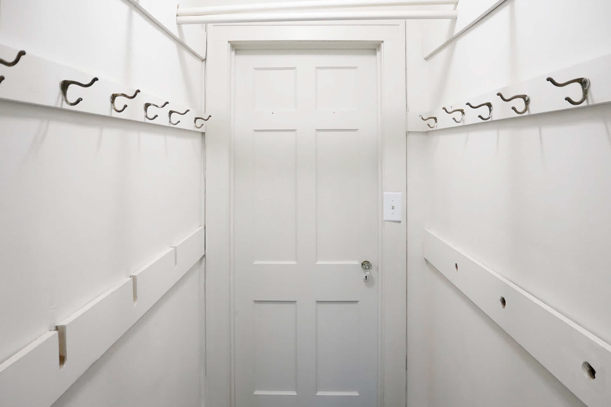 The Earhart #3 - 2 Bed 1 Bath - Closet 1