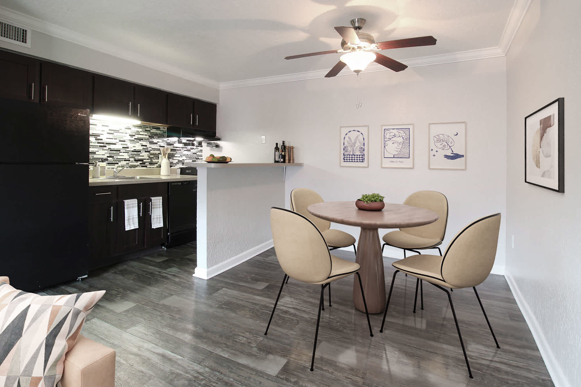 Rainbow - 1 Bed 1 Bath - Dining Room