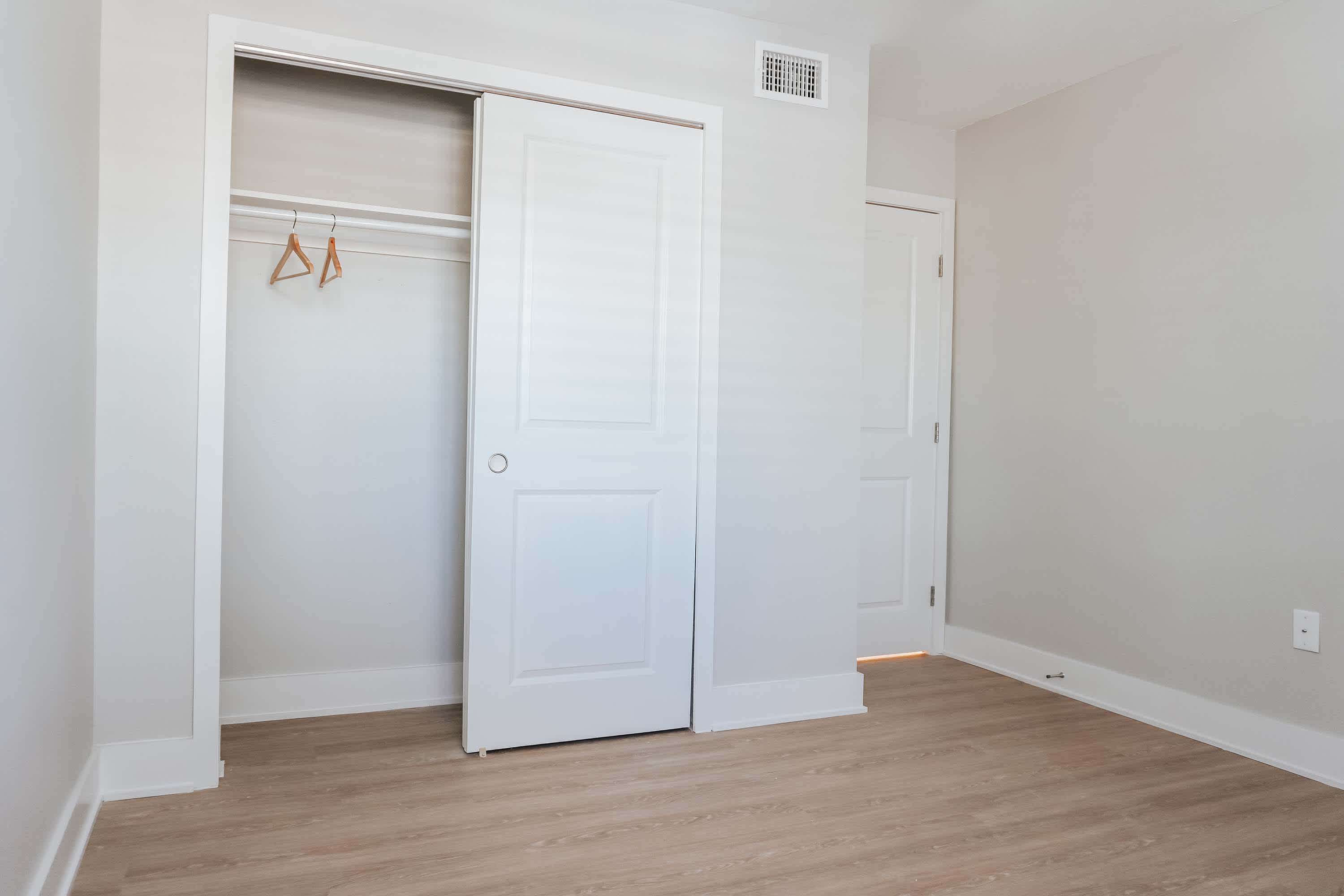 Alafia River+ - 2 Bed 1 Bath - Bedroom Closet