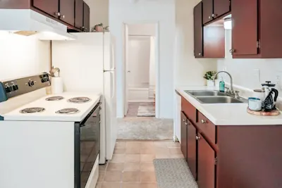 The Allen - 1 Bed 1 Bath - Kitchen