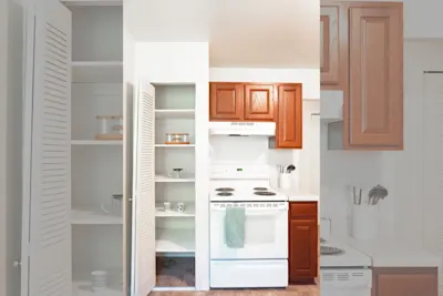 The Ashmere - 1 Bed 1 Bath - Kitchen Storage