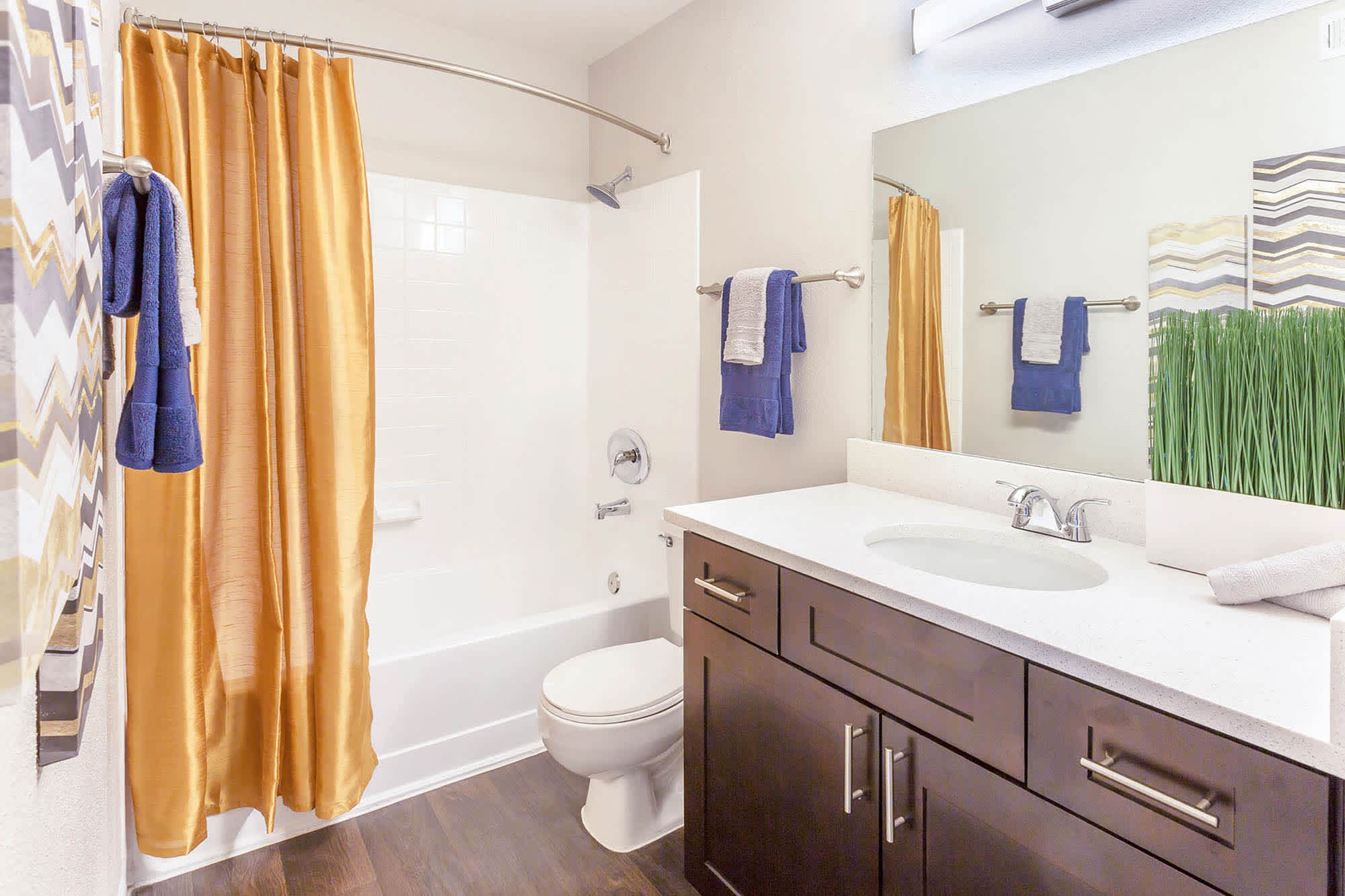 Destin - 1 Bed 1 Bath - Bathroom