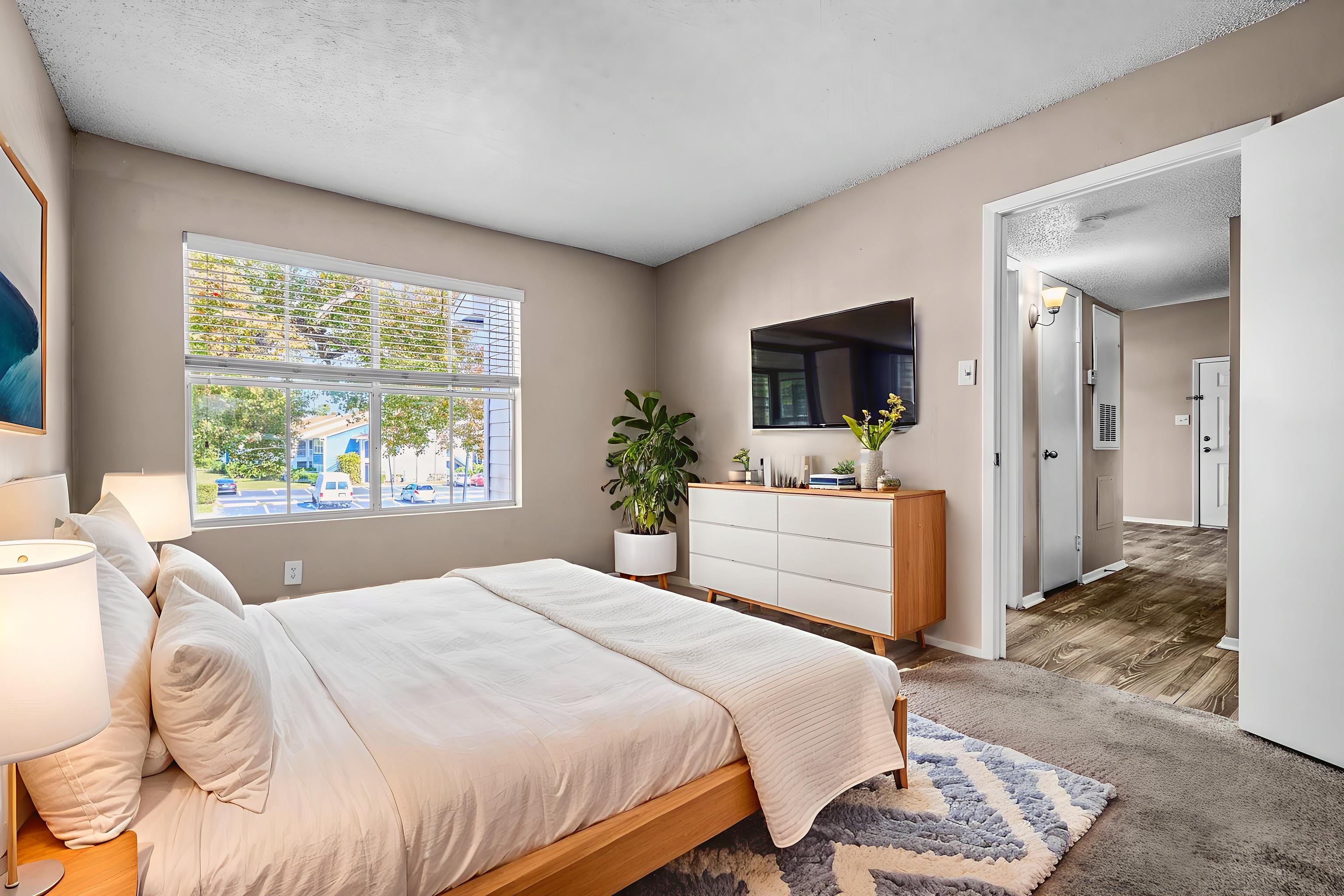 Hudson - 2 Bed 1 Bath - Primary Bedroom