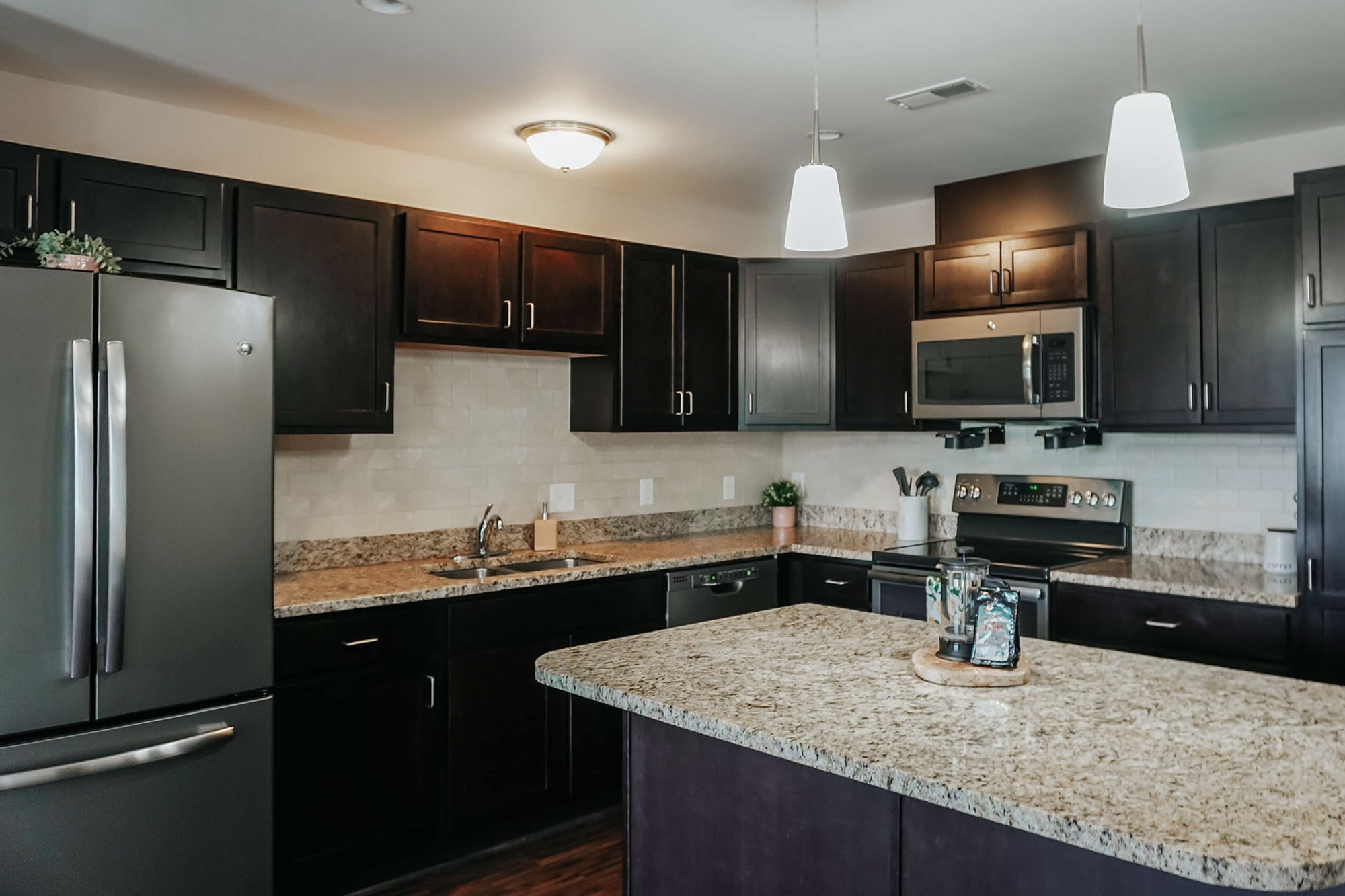 The McKinley - 4 Bed 3.5 Bath - Kitchen