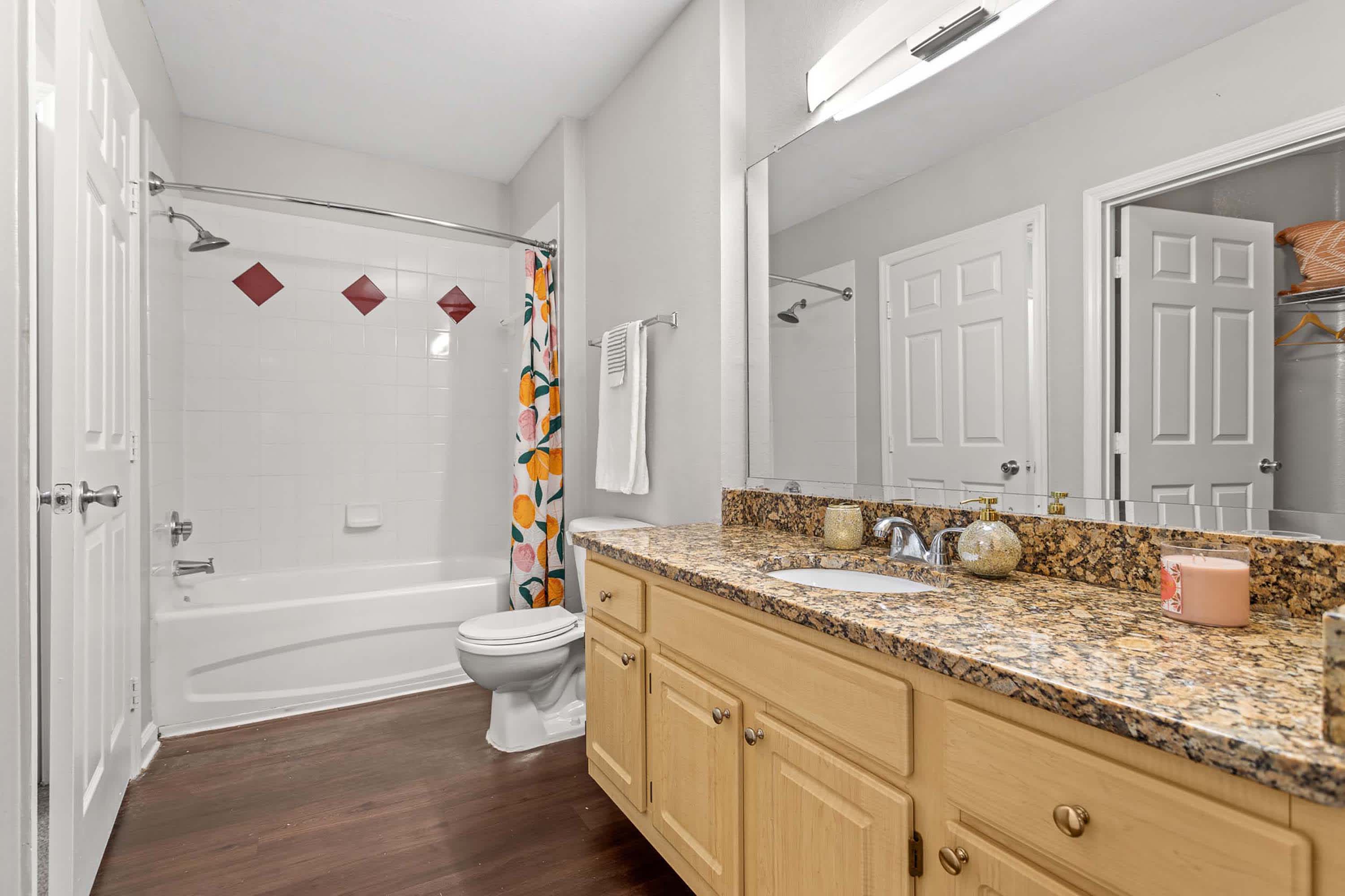 Oca - 2 Bed 2 Bath - Bathroom