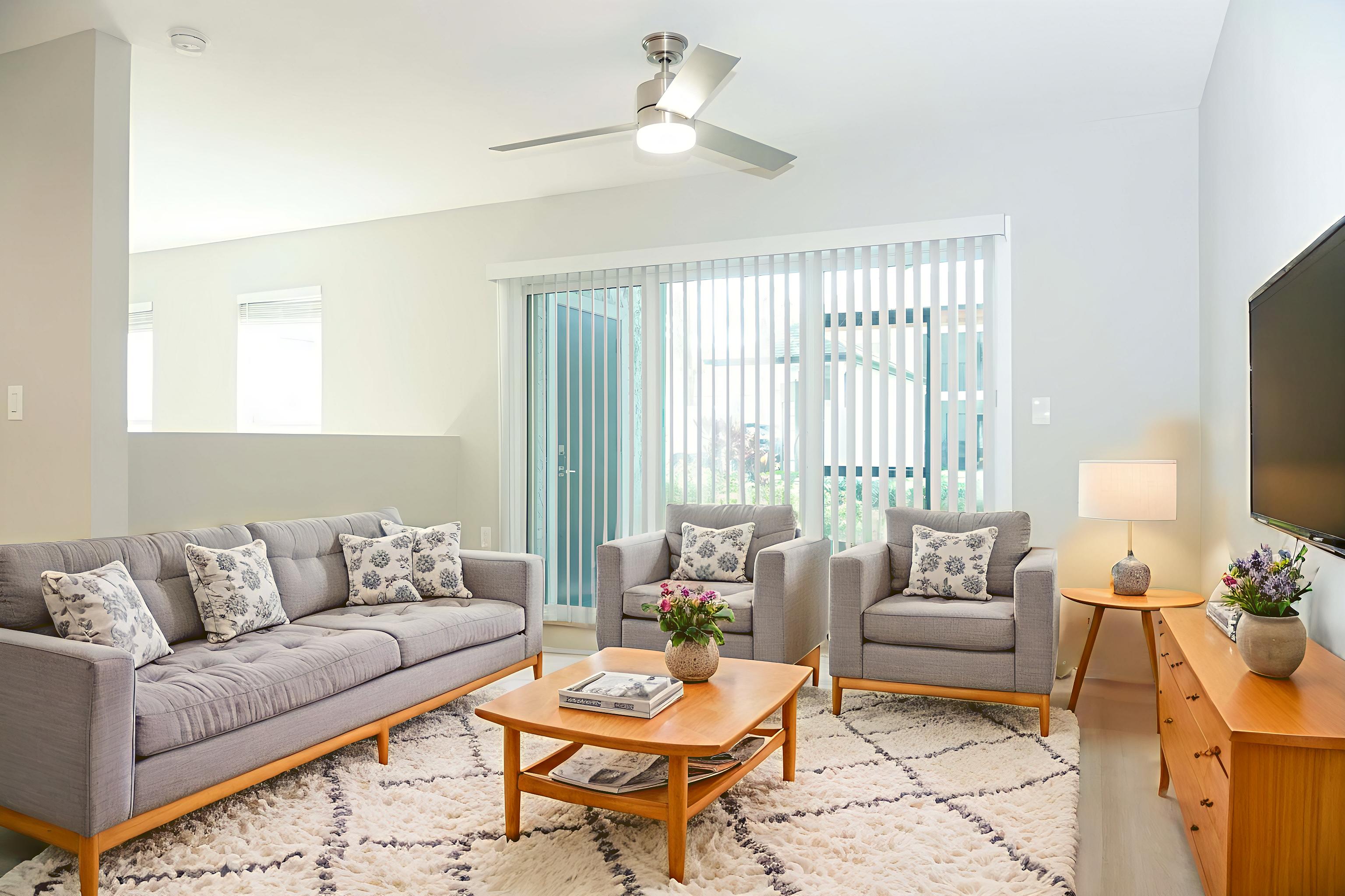 Corrine+ - Studio 1 Bath - Living Area