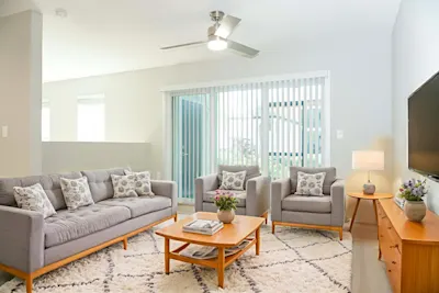 Corrine+ - Studio 1 Bath - Living Area