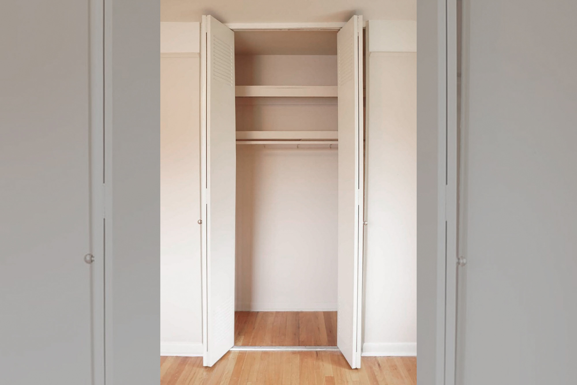 The Leon - 1 Bed 1 Bath - Storage Closet