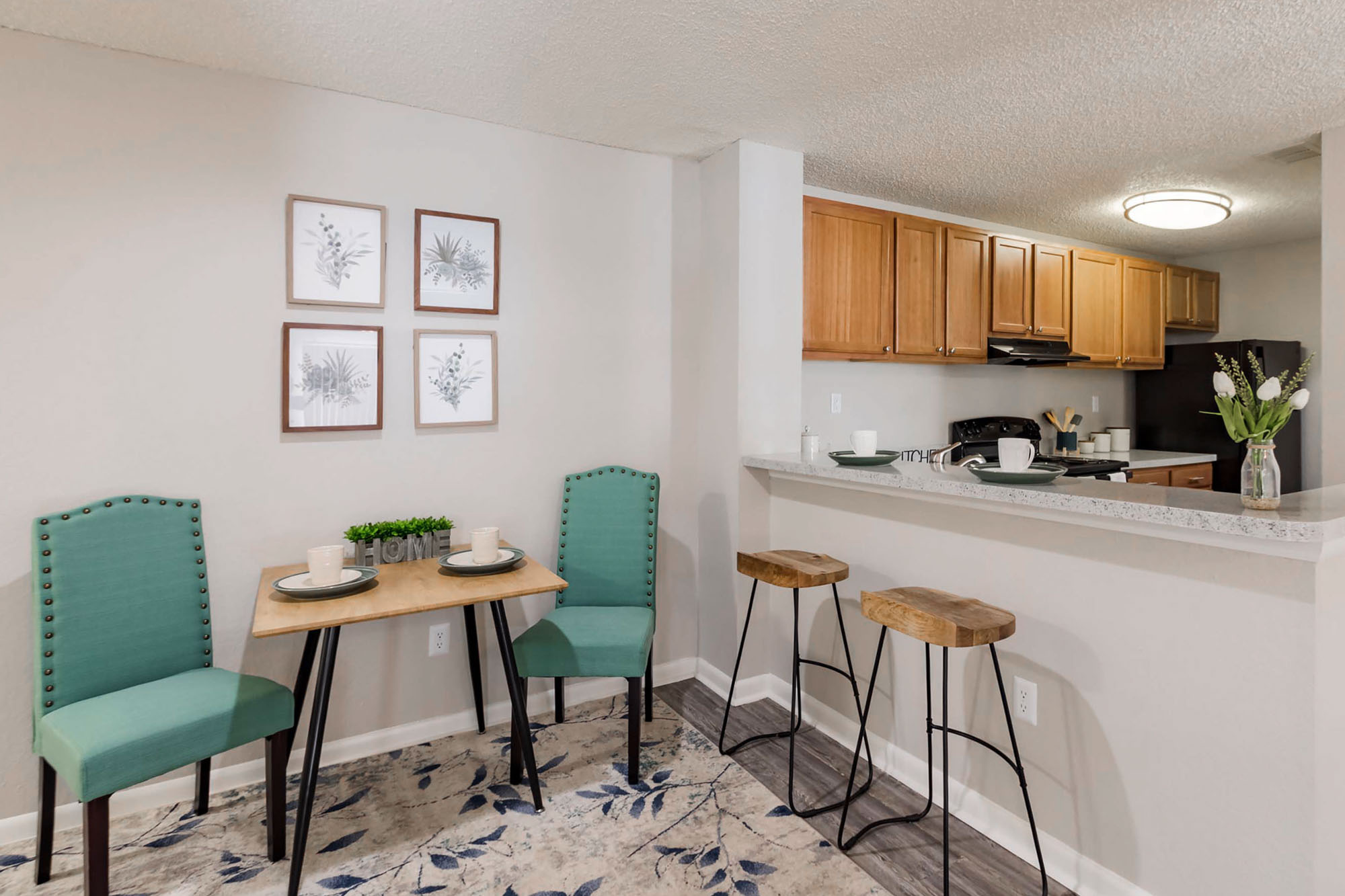 Wrigley - 2 Bed 2 Bath - Breakfast Bar