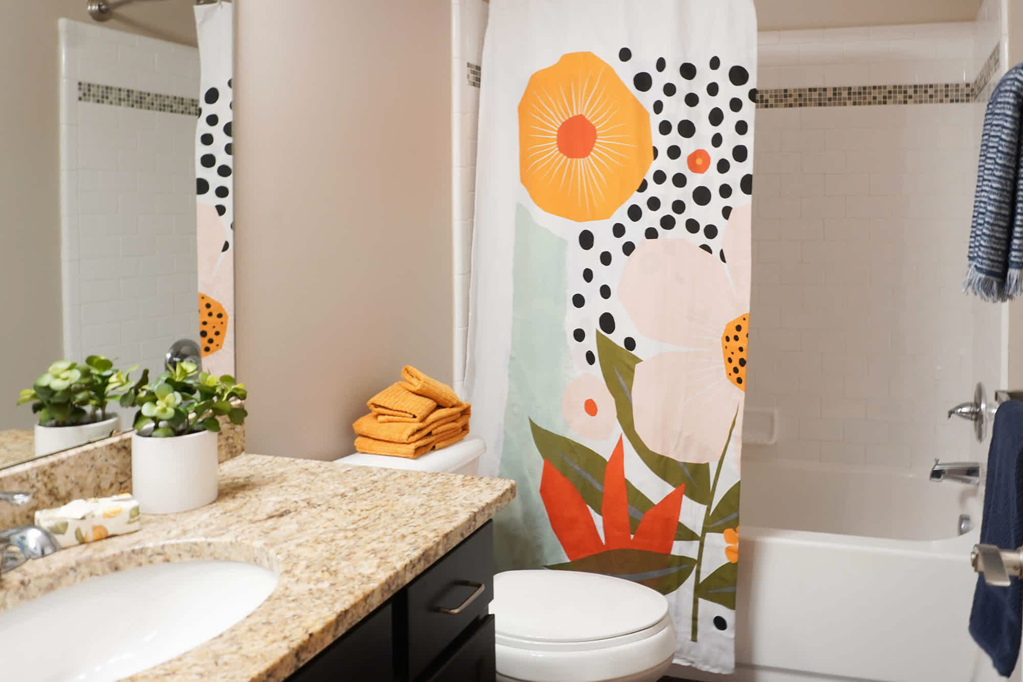 Maynard - 3 Bed 2.5 Bath - Bathroom 2