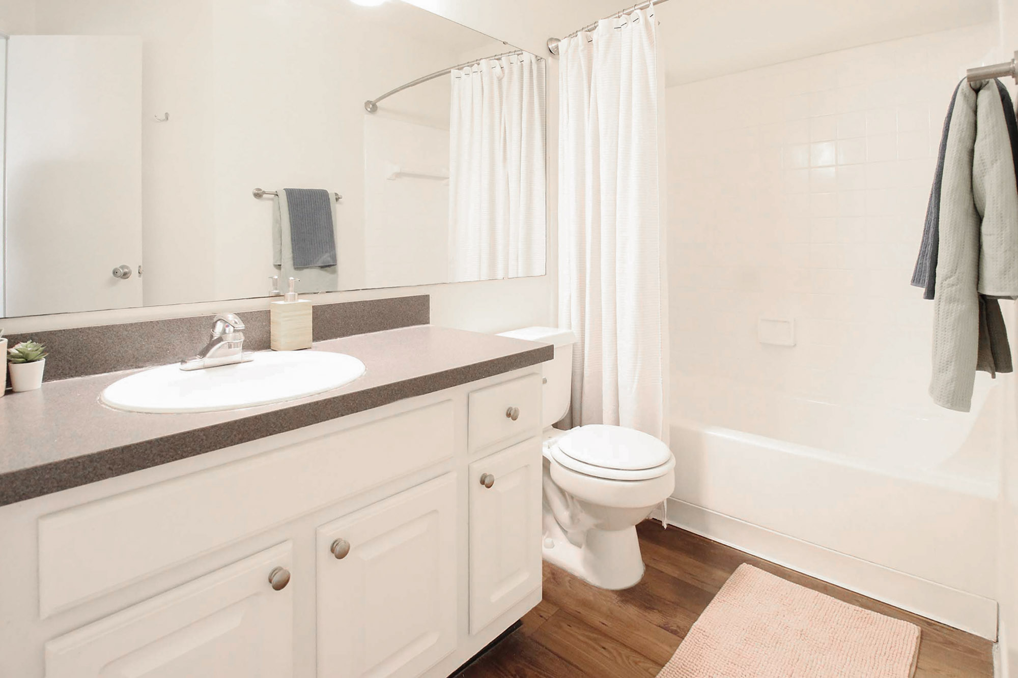 The Anderson - 2 Bed 2 Bath - Bathroom