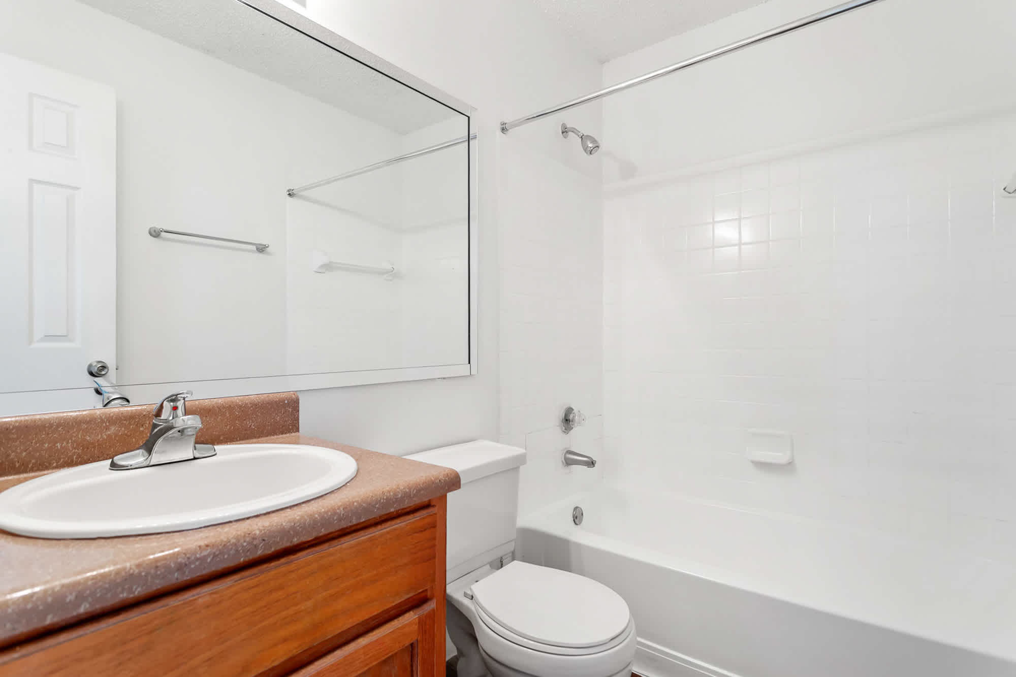 George - 2 Bed 2 Bath - Bathroom