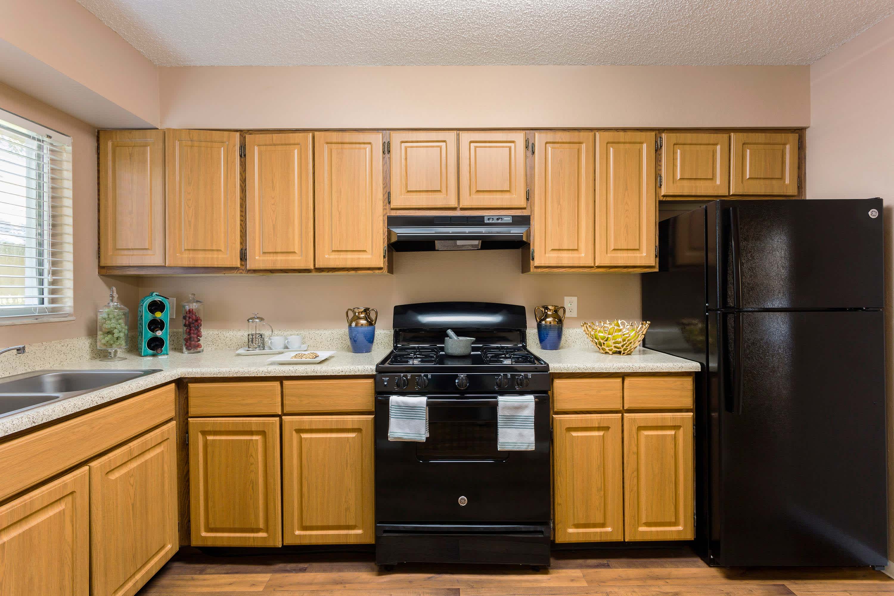Granada - 2 Bed 2 Bath - Kitchen