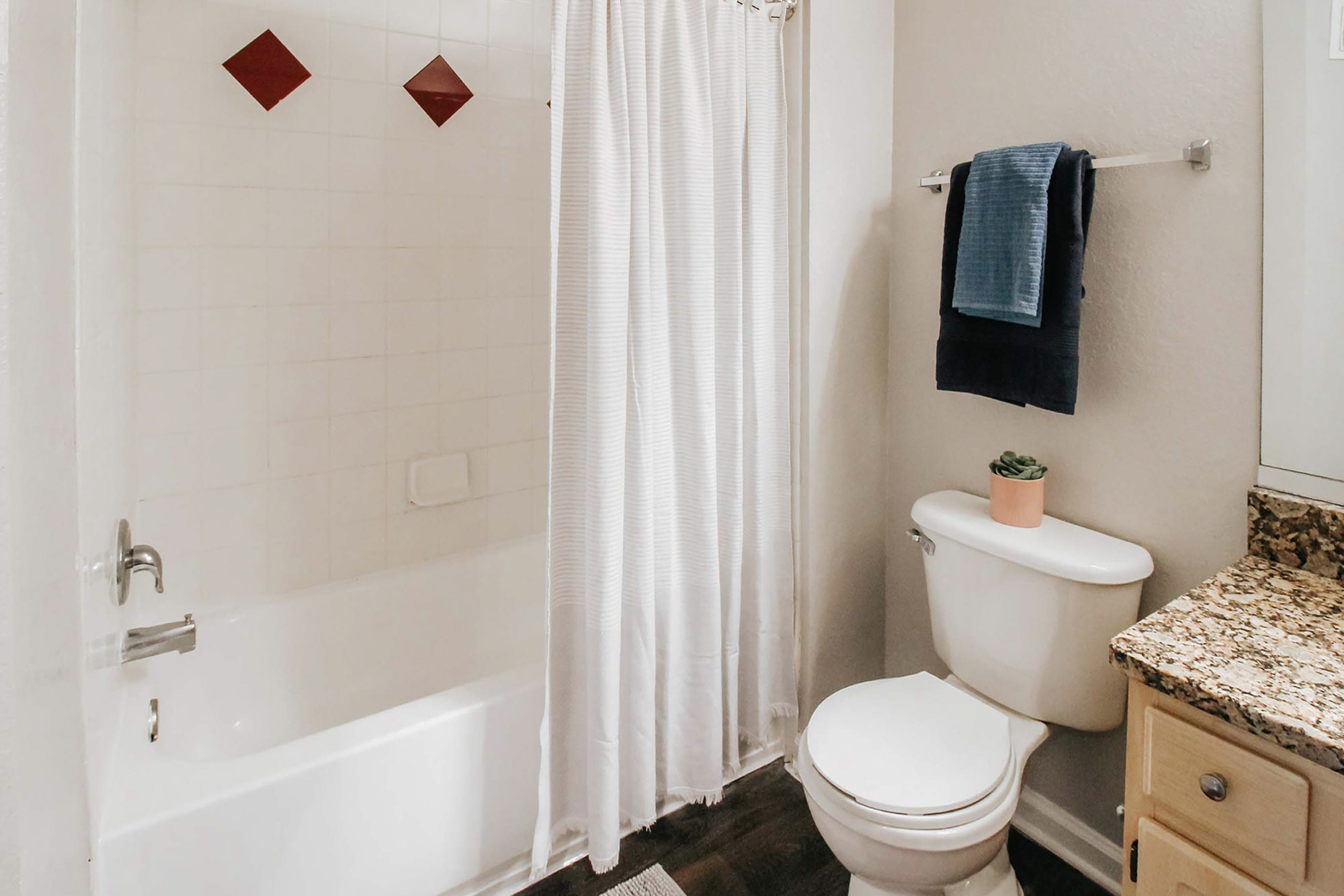 Aquila - 1 Bed 1 Bath - Bathroom