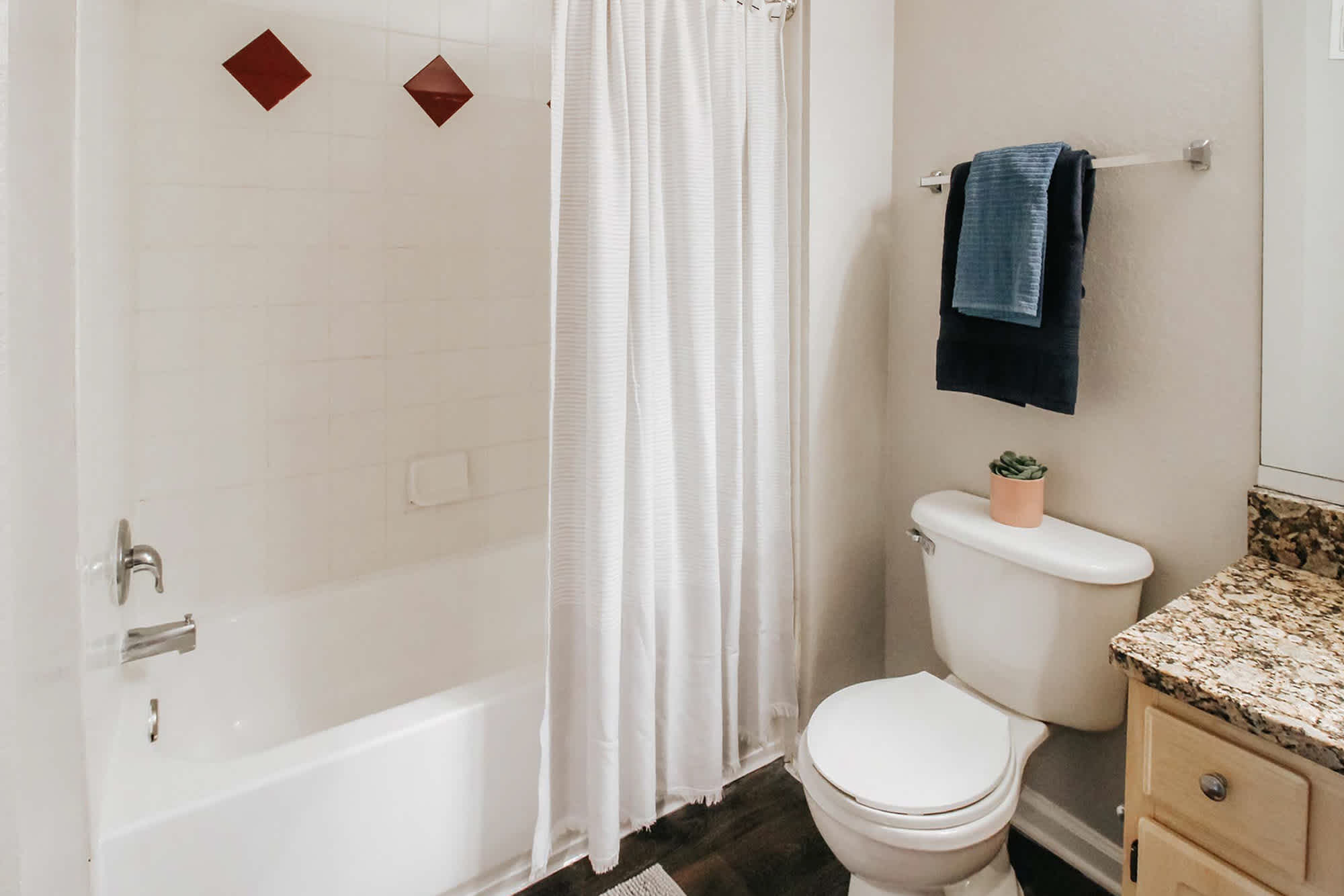 Aquila - 1 Bed 1 Bath - Bathroom