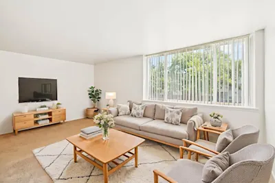 The Broadway - 1 Bed 1 Bath - Living Room