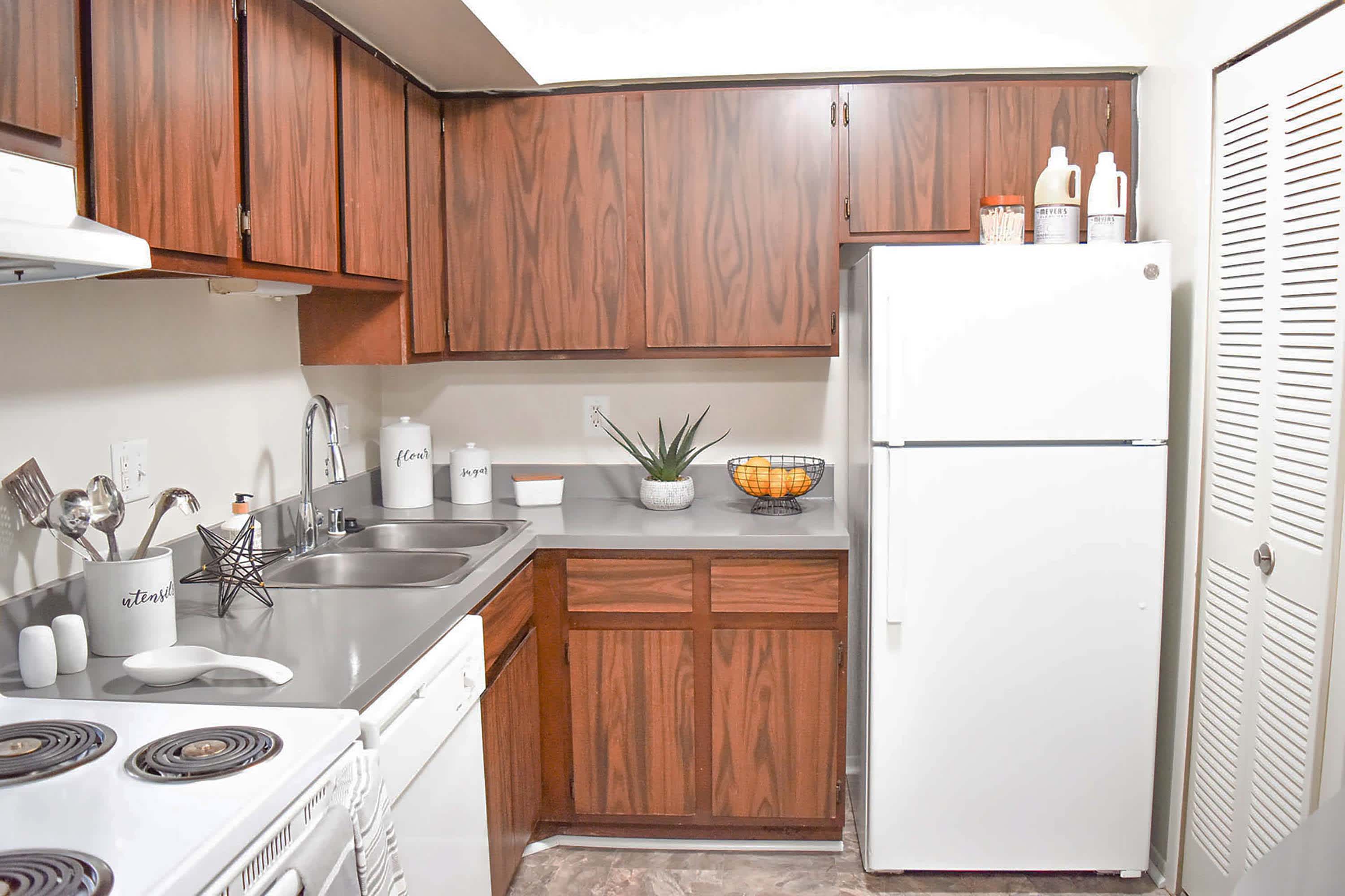 The Poseidon - 2 Bed 2 Bath - Kitchen