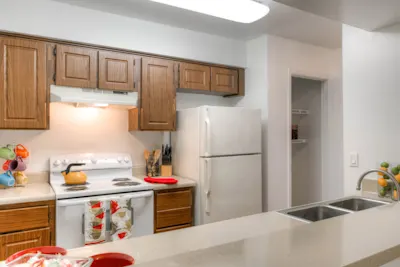 The Florida - 1 Bed - 1.5 Bath - Kitchen