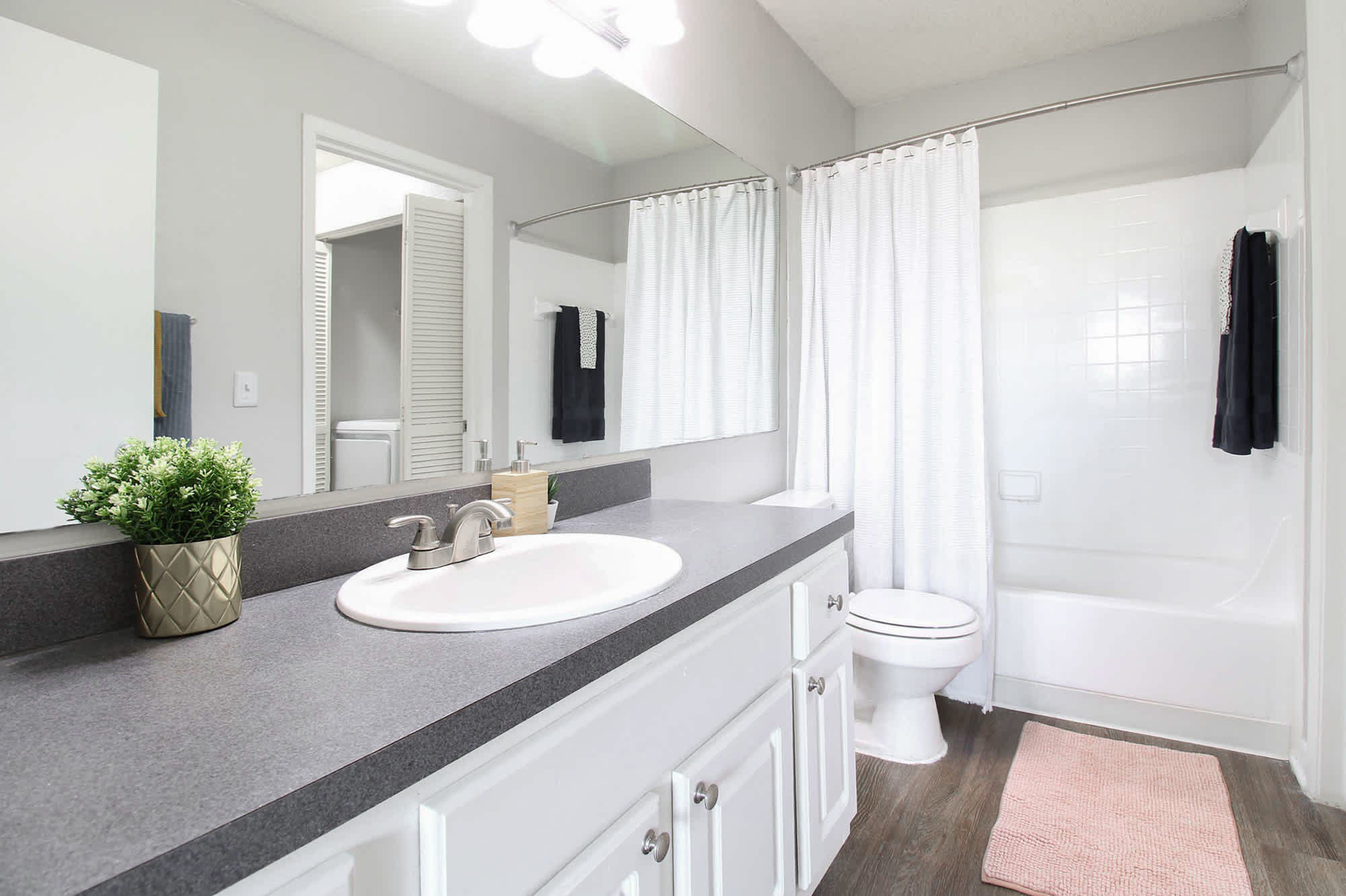 The Ashford - 1 Bed 1 Bath - Bathroom