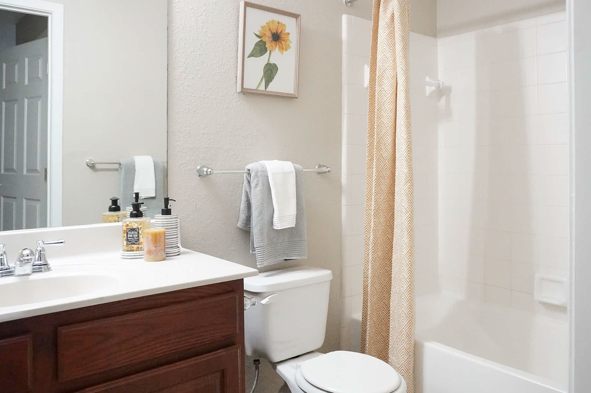 The Huron River - 1 Bed 1 Bath - Bathroom
