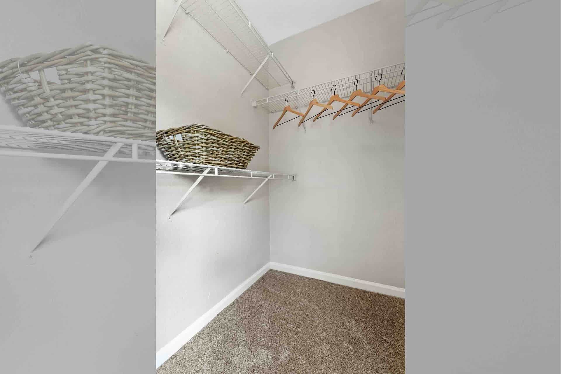 Bruco - 3 Bed 2 Bath - Bedroom Closet 2