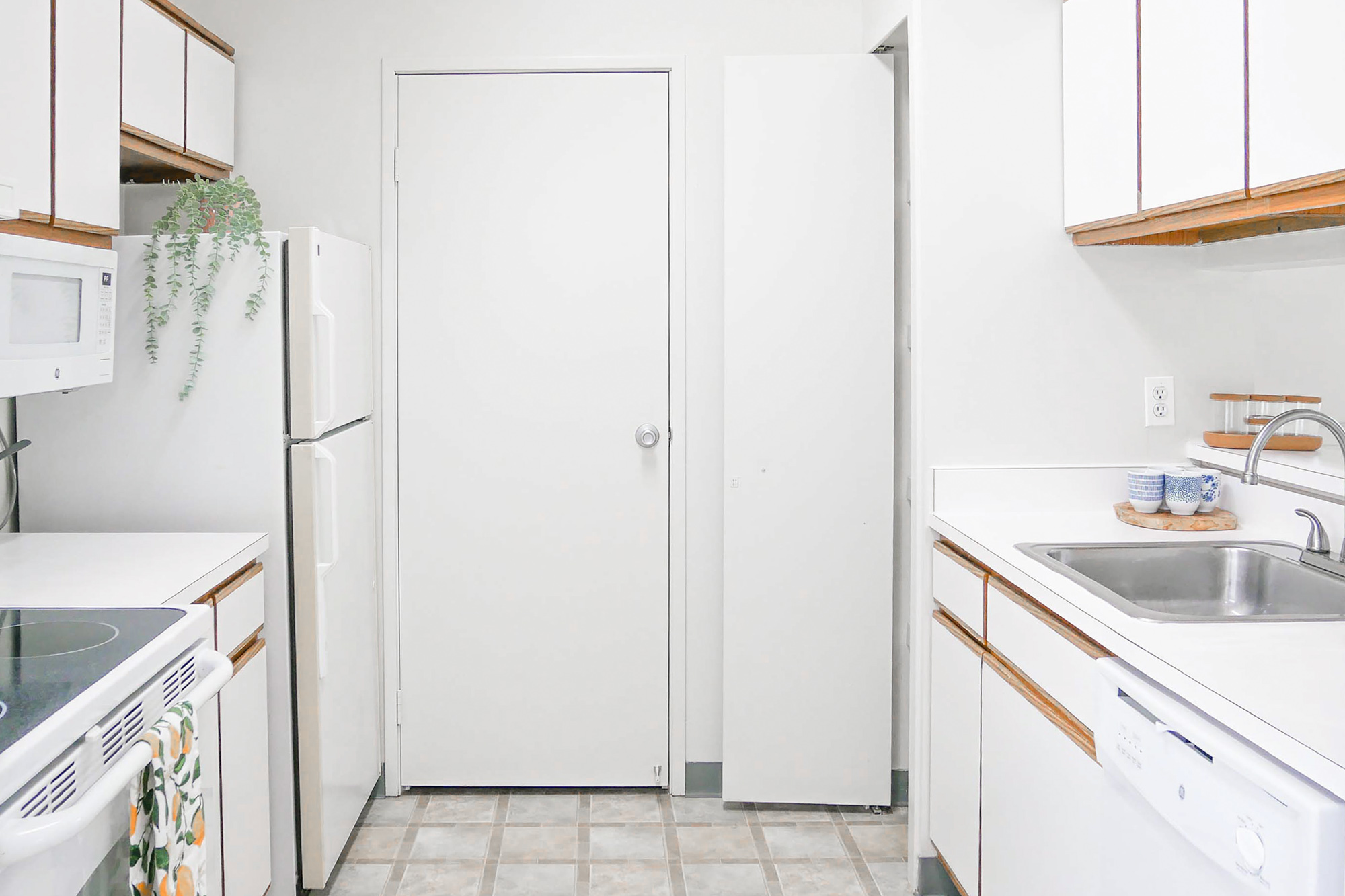 The Giuseppe - 1 Bed 1 Bath - Kitchen