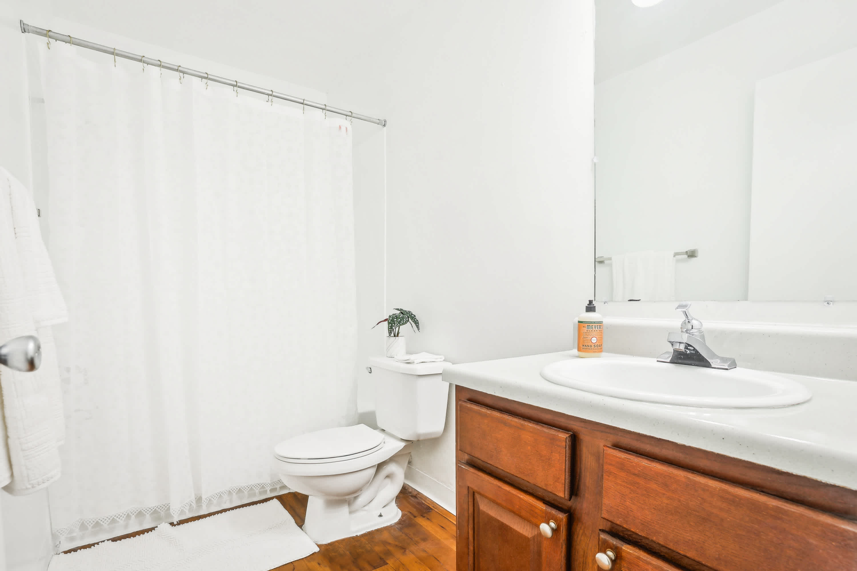 Millenia - 2 Bed 1.5 Bath - Bathroom