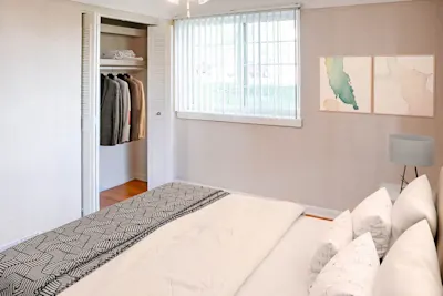 The Kent - 1 Bed 1 Bath - Bedroom