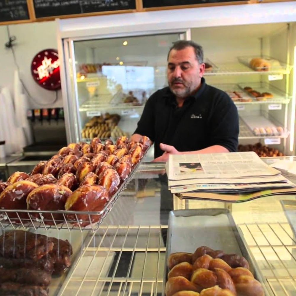 Dimo's Deli & Donuts