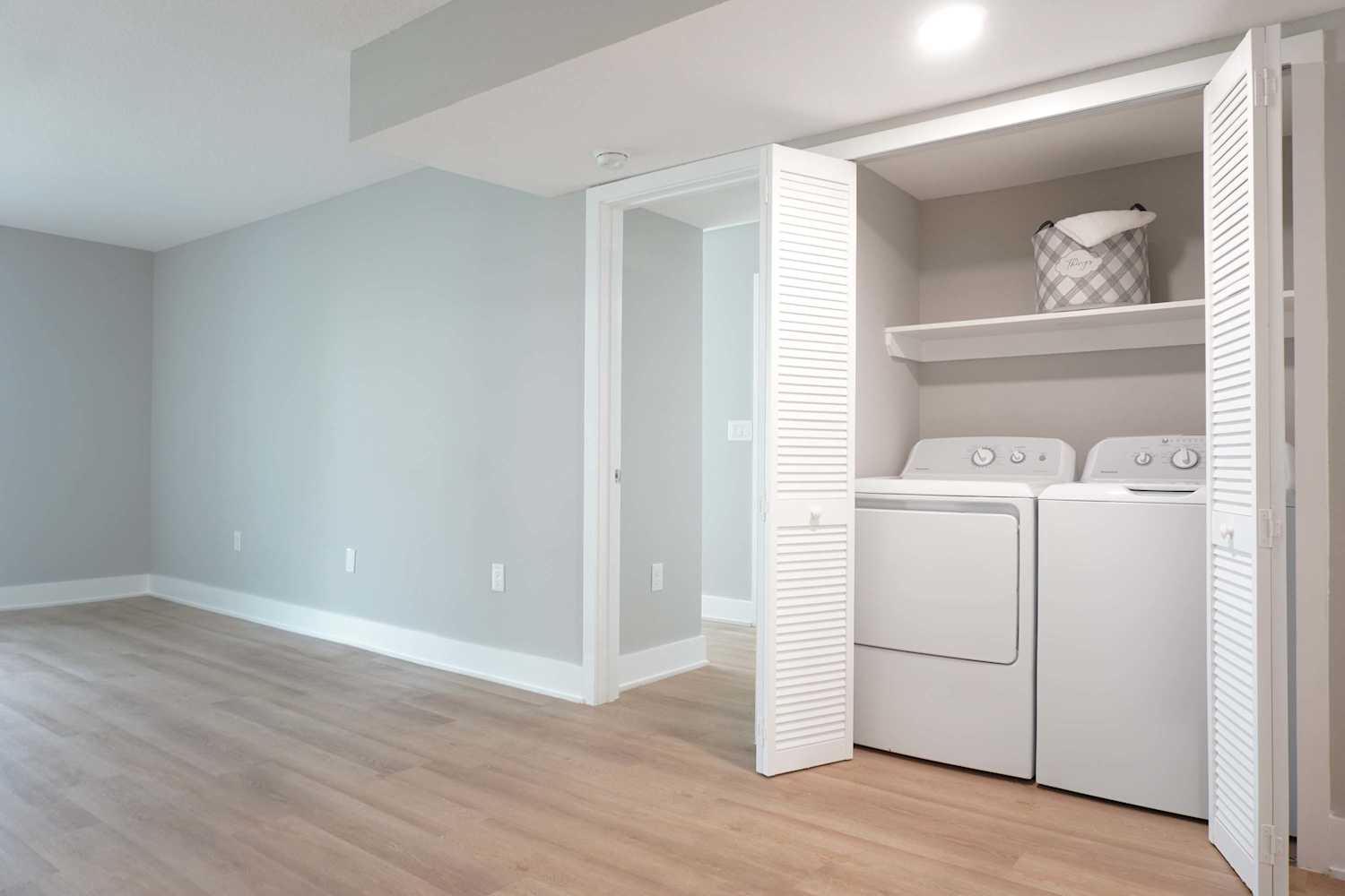 Media Gallery for Azure Winter Park apartments in Winter Park, Florida