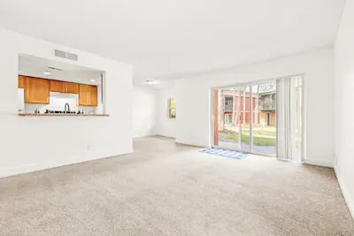 Schooner - 2 Bed 1 Bath - Breakfast Bar