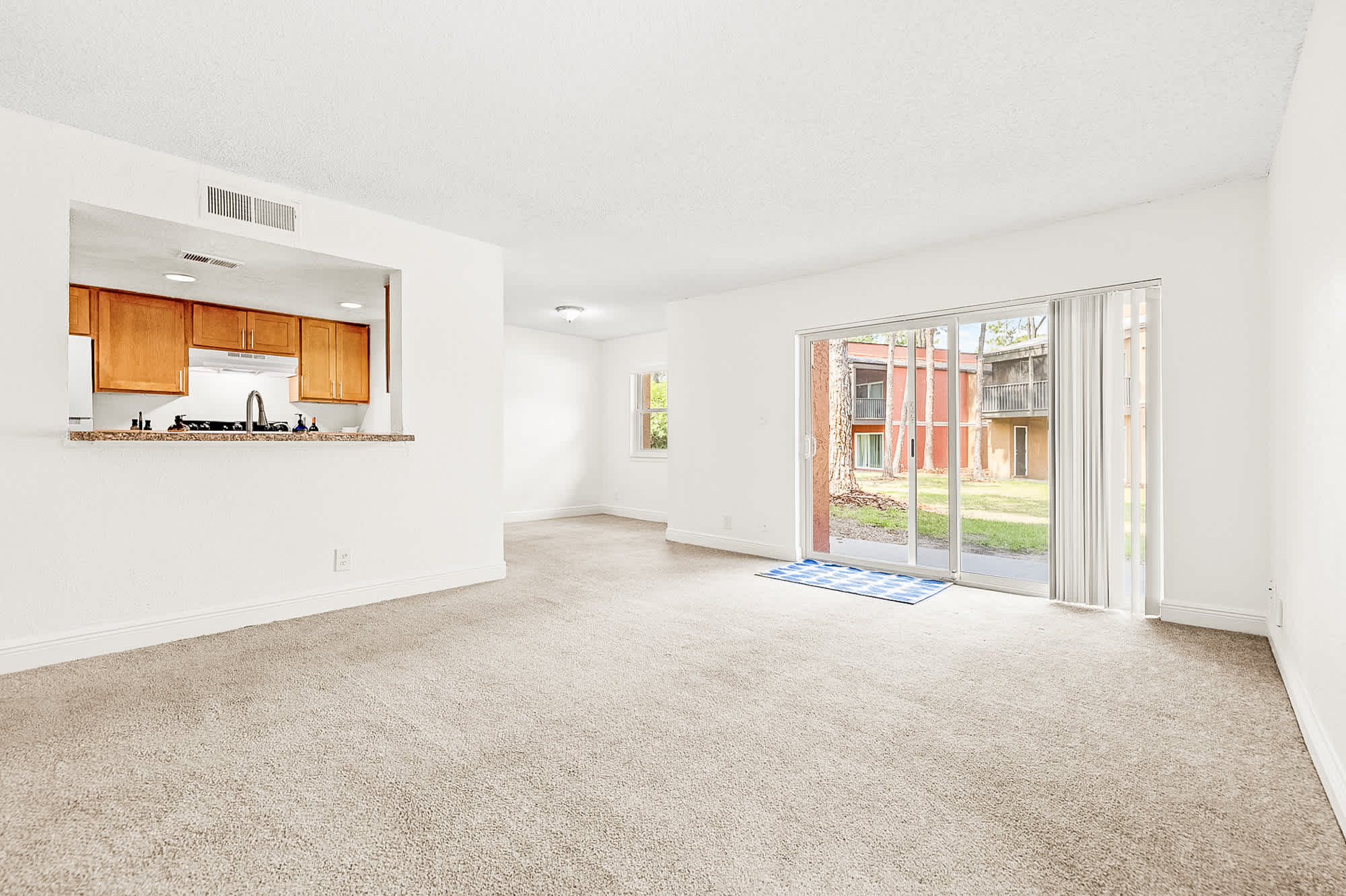 Schooner - 2 Bed 1 Bath - Breakfast Bar