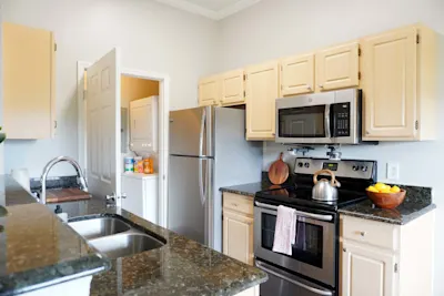 Giraffa - 1 Bed 1 Bath - Kitchen