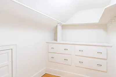 The Jewell - 2 Bed 1 Bath - Pantry