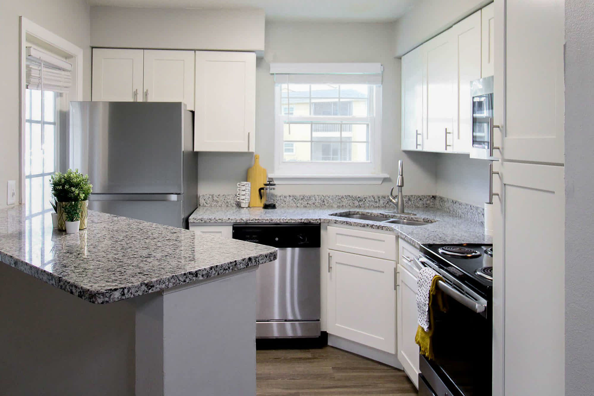 The Gatlin - 3 Bed 2 Bath - Kitchen