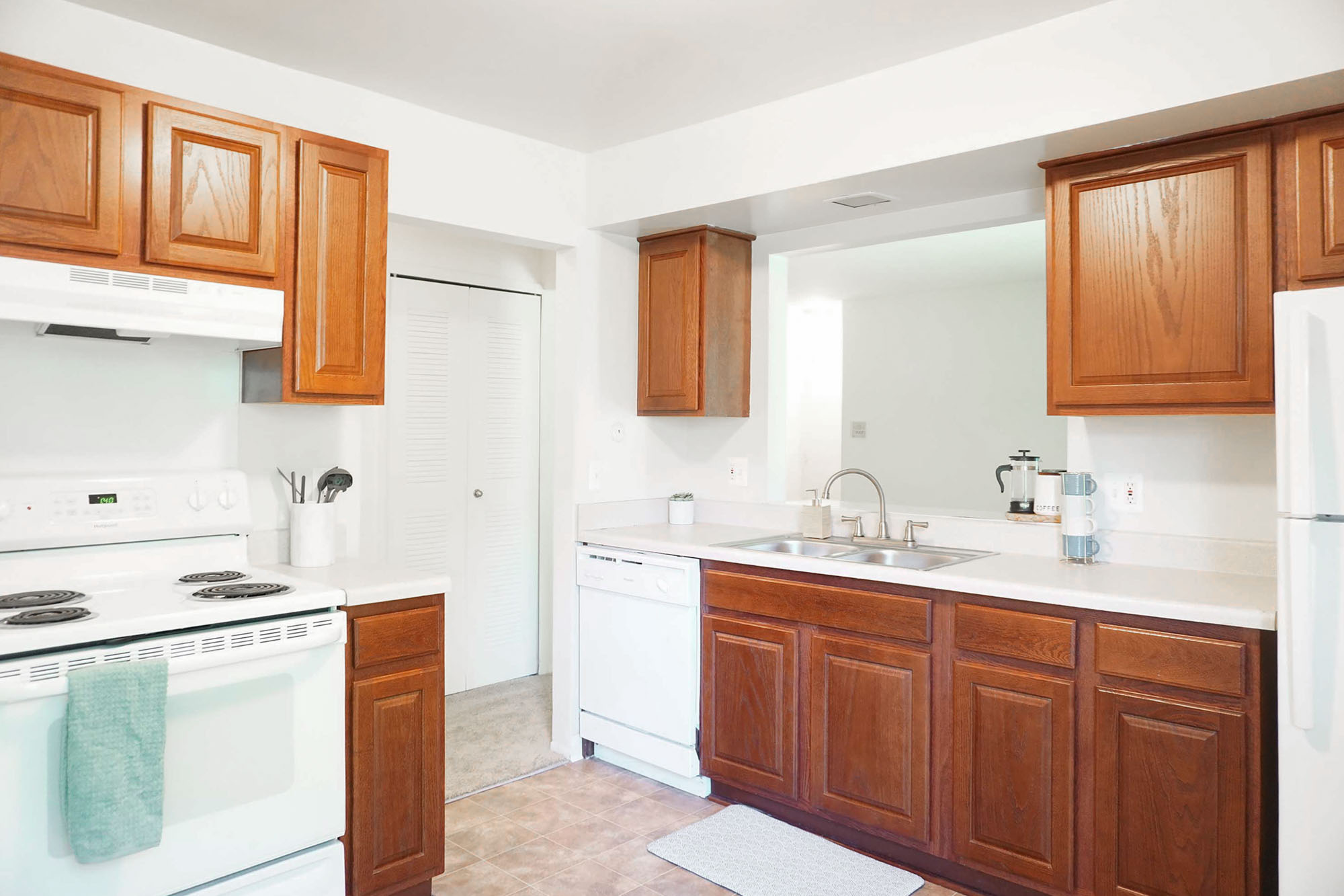 The Ashmere - 1 Bed 1 Bath - Kitchen
