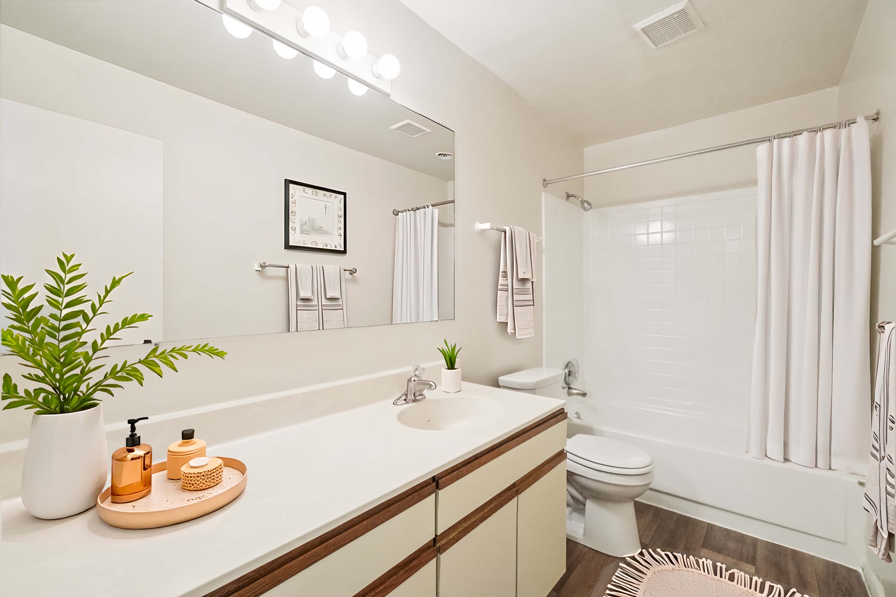 The Barton Hills - 2 Bed 1 Bath - Bathroom