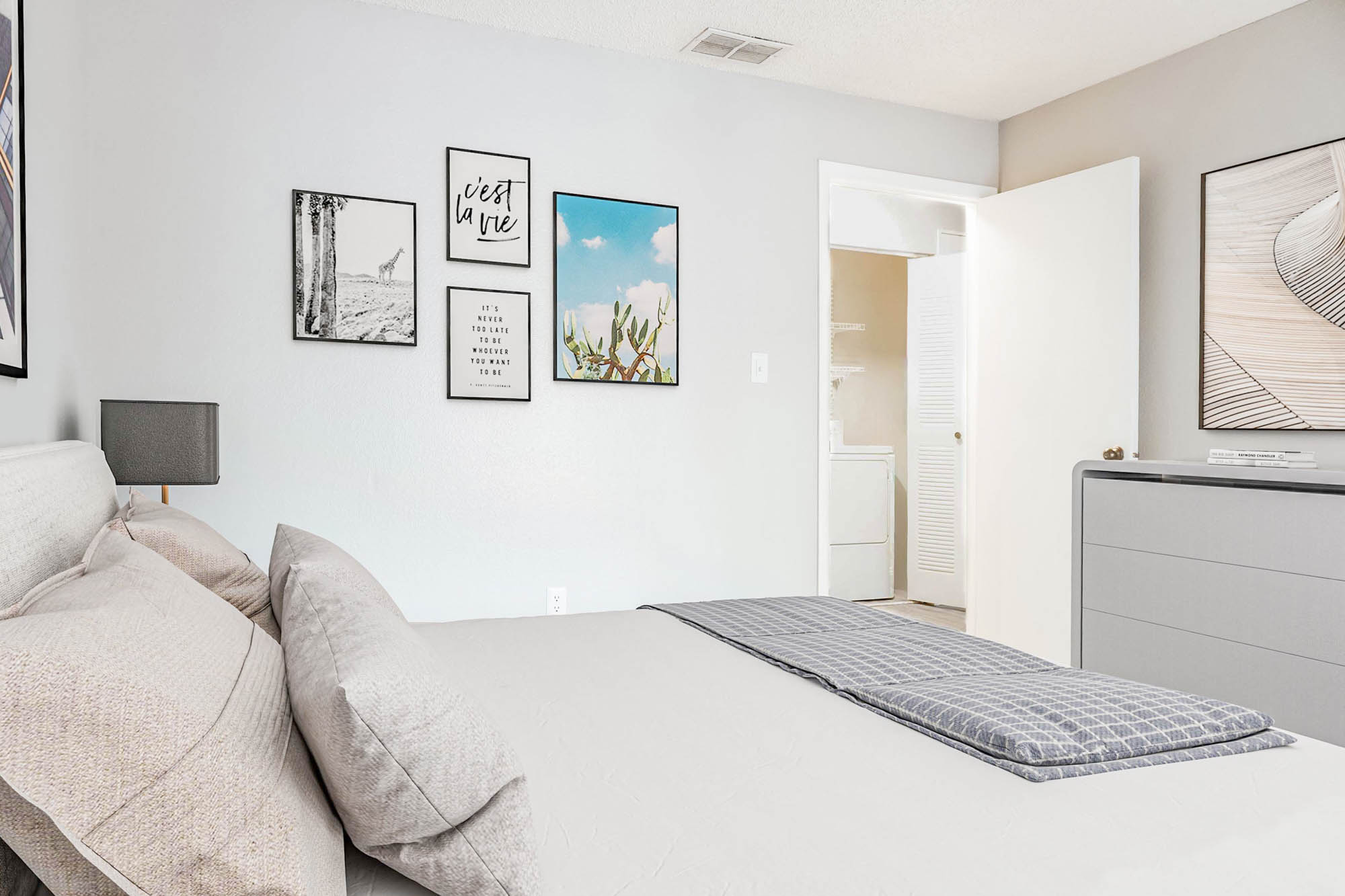 Warner - 1 Bed 1 Bath - Primary Bedroom