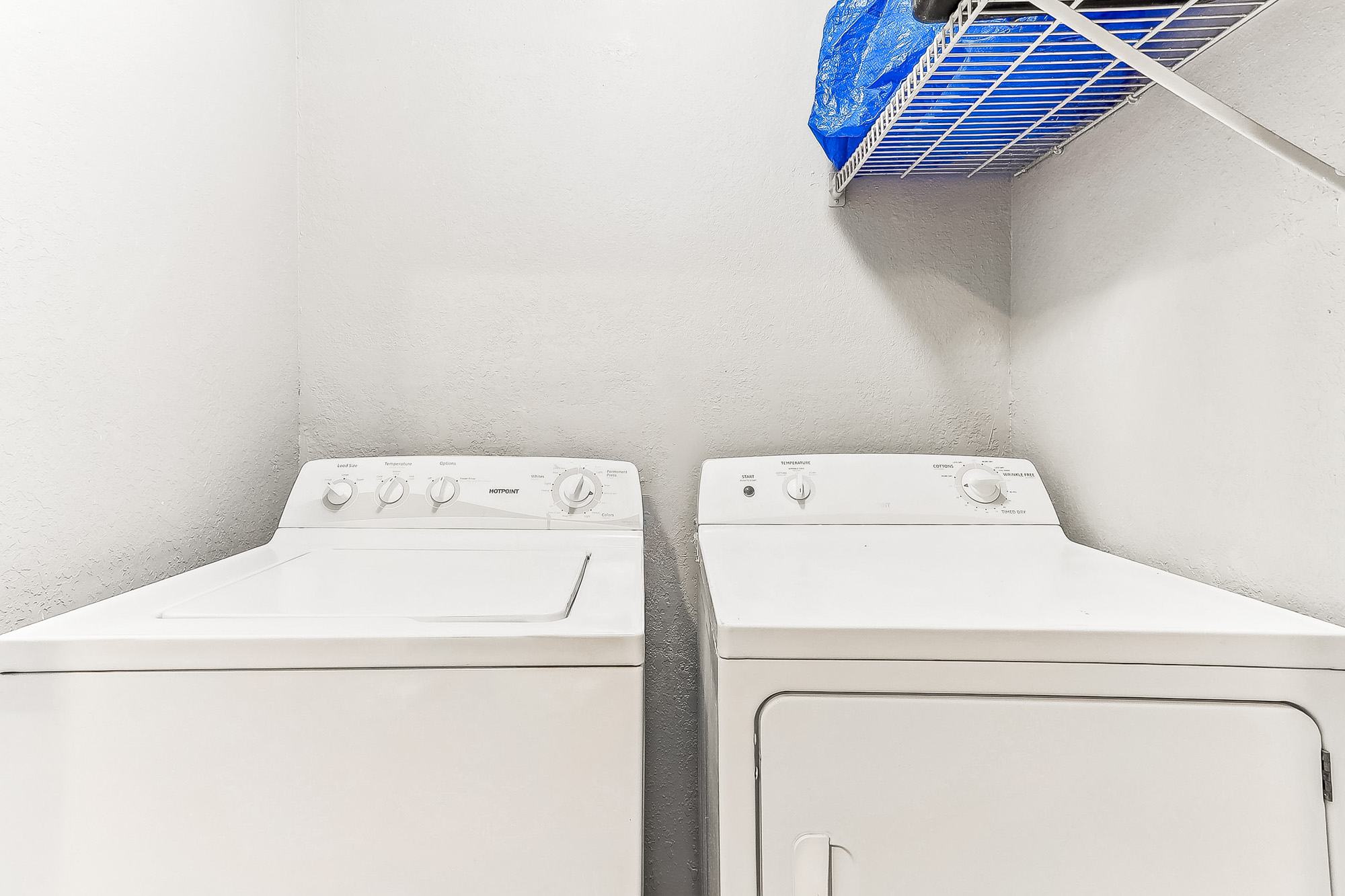 Cypress - 2 Bed 2 Bath - In-Unit Laundry