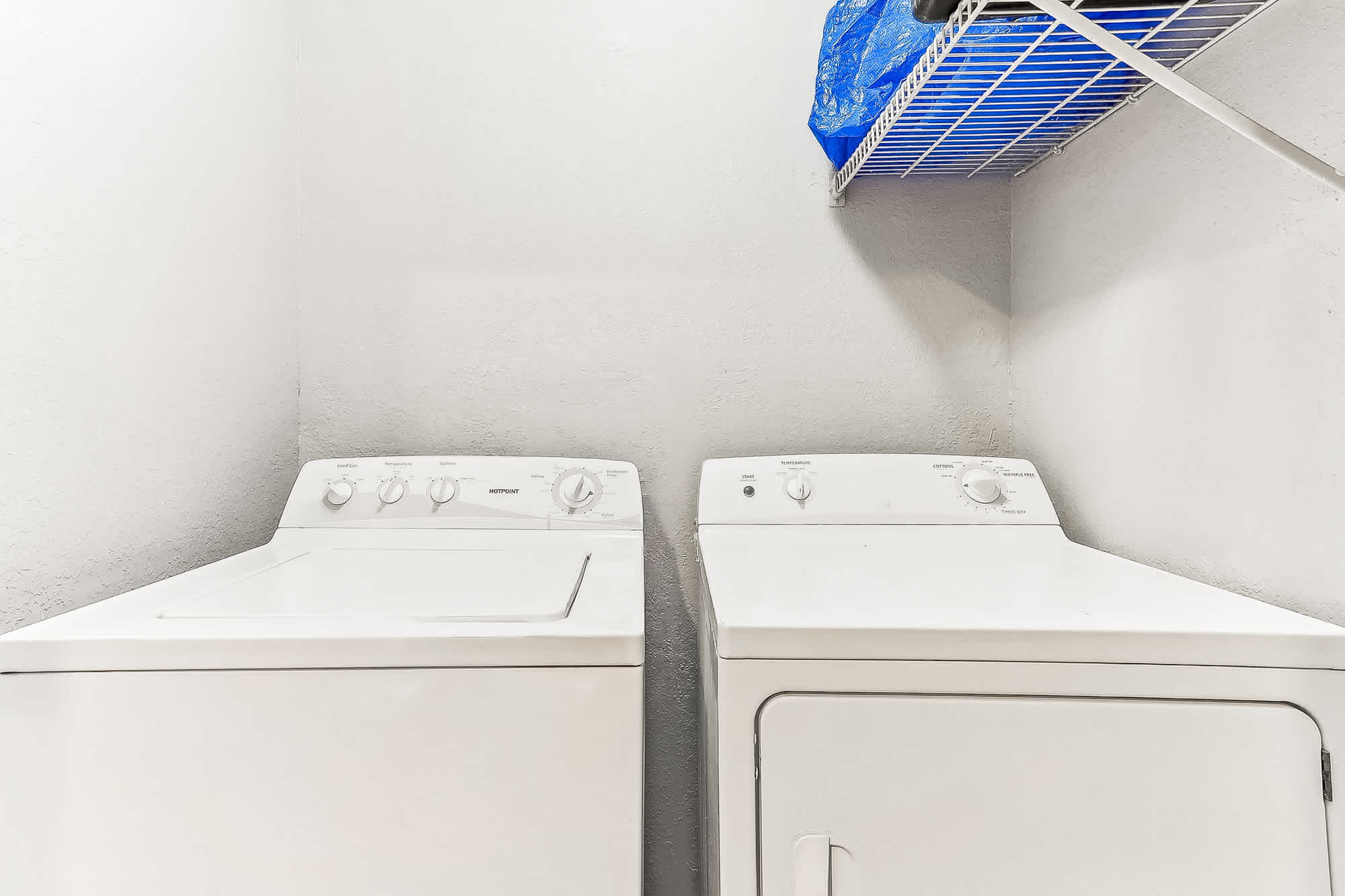 Cypress - 2 Bed 2 Bath - In-Unit Laundry