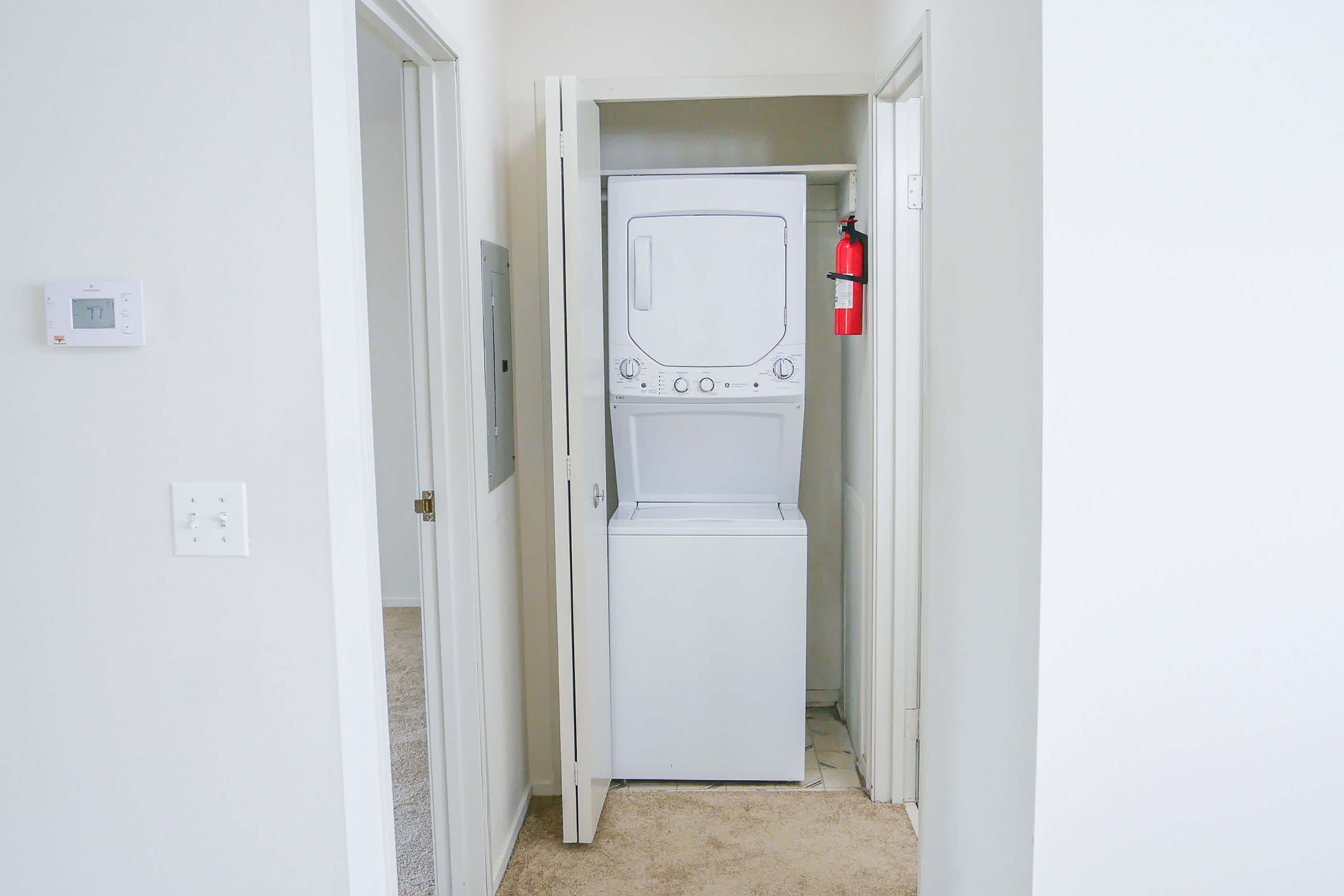 The Giuseppe - 1 Bed 1 Bath - Washer & Dryer