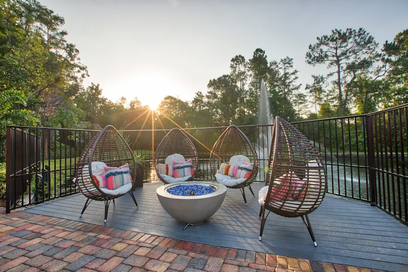 Fire Pit Lounge