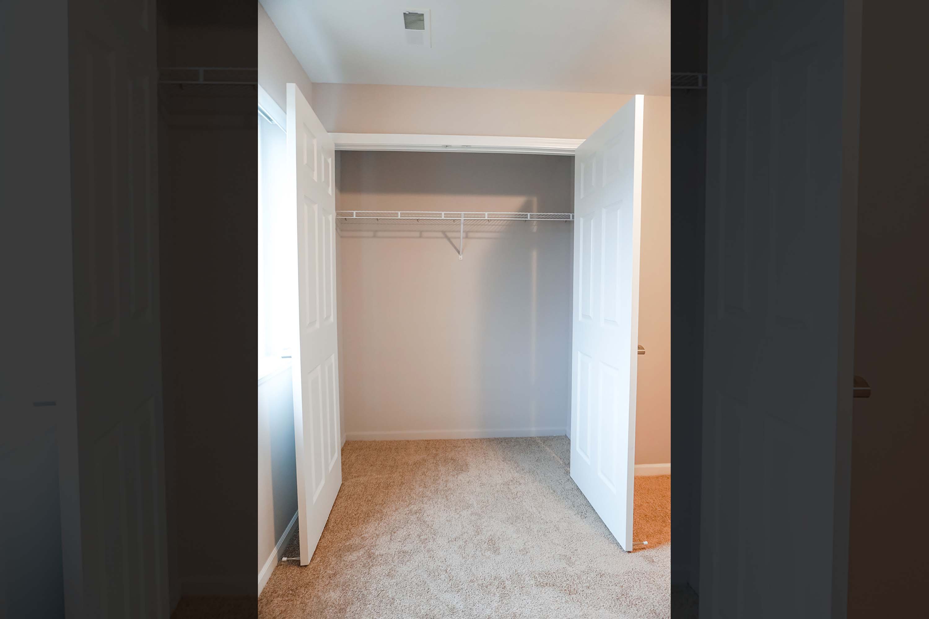 Gallery of images for Glencoe Oaks apartments in Ann Arbor, Michigan