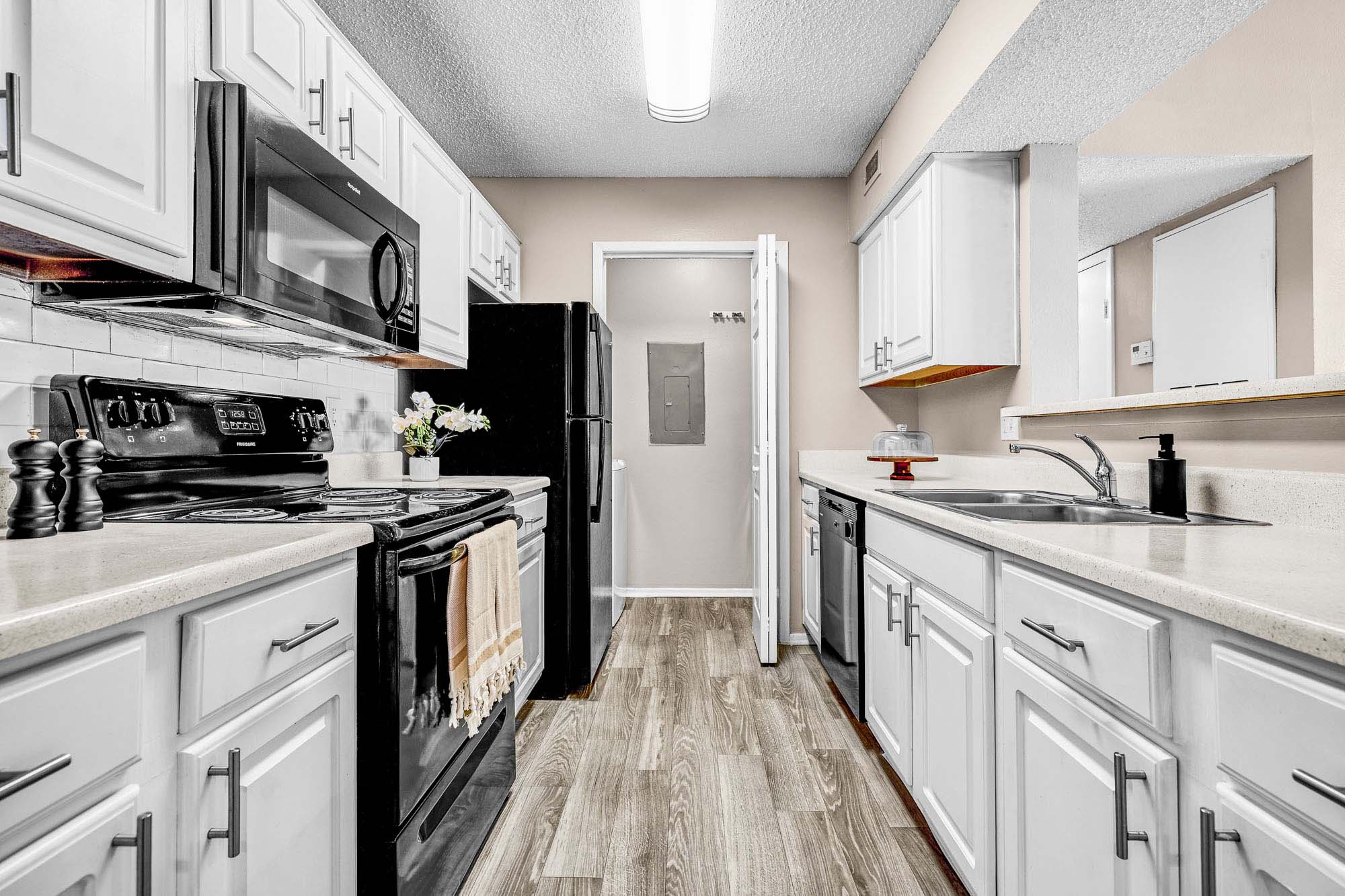 Hudson - 2 Bed 1 Bath - Kitchen