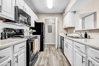 Hudson - 2 Bed 1 Bath - Kitchen