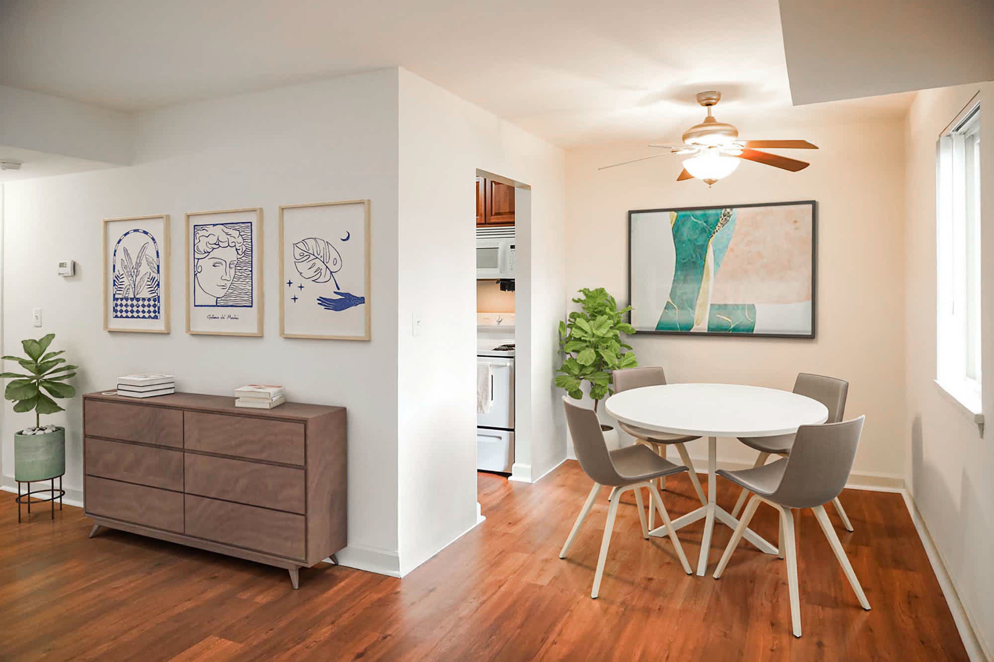 The Basquiat - 2 Bed 1 Bath - Dining Room