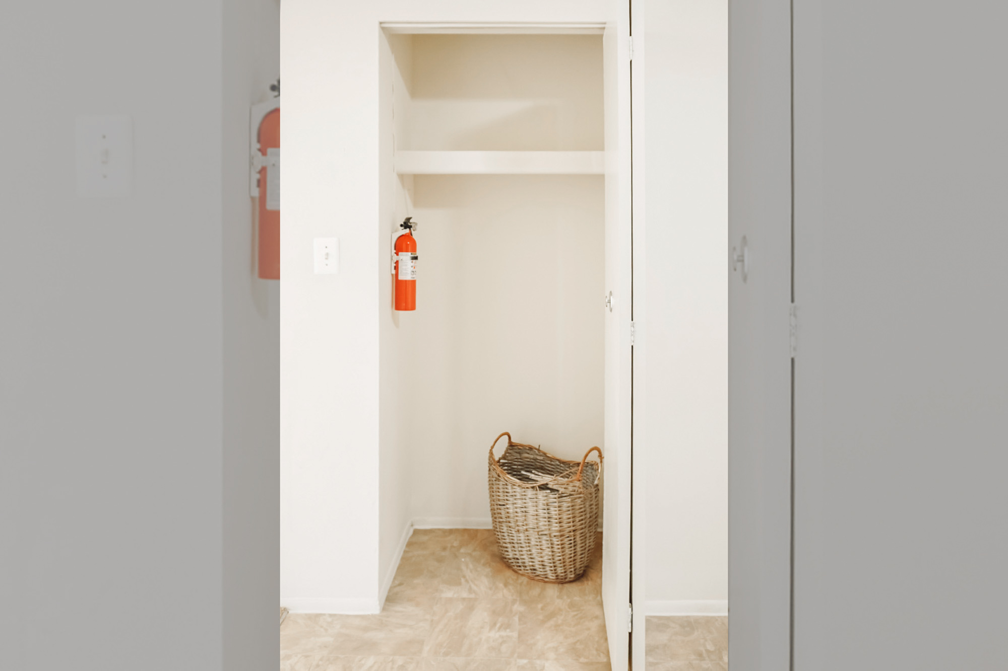 Bryant - 2 Bed 1.5 Bath - Hall Closet