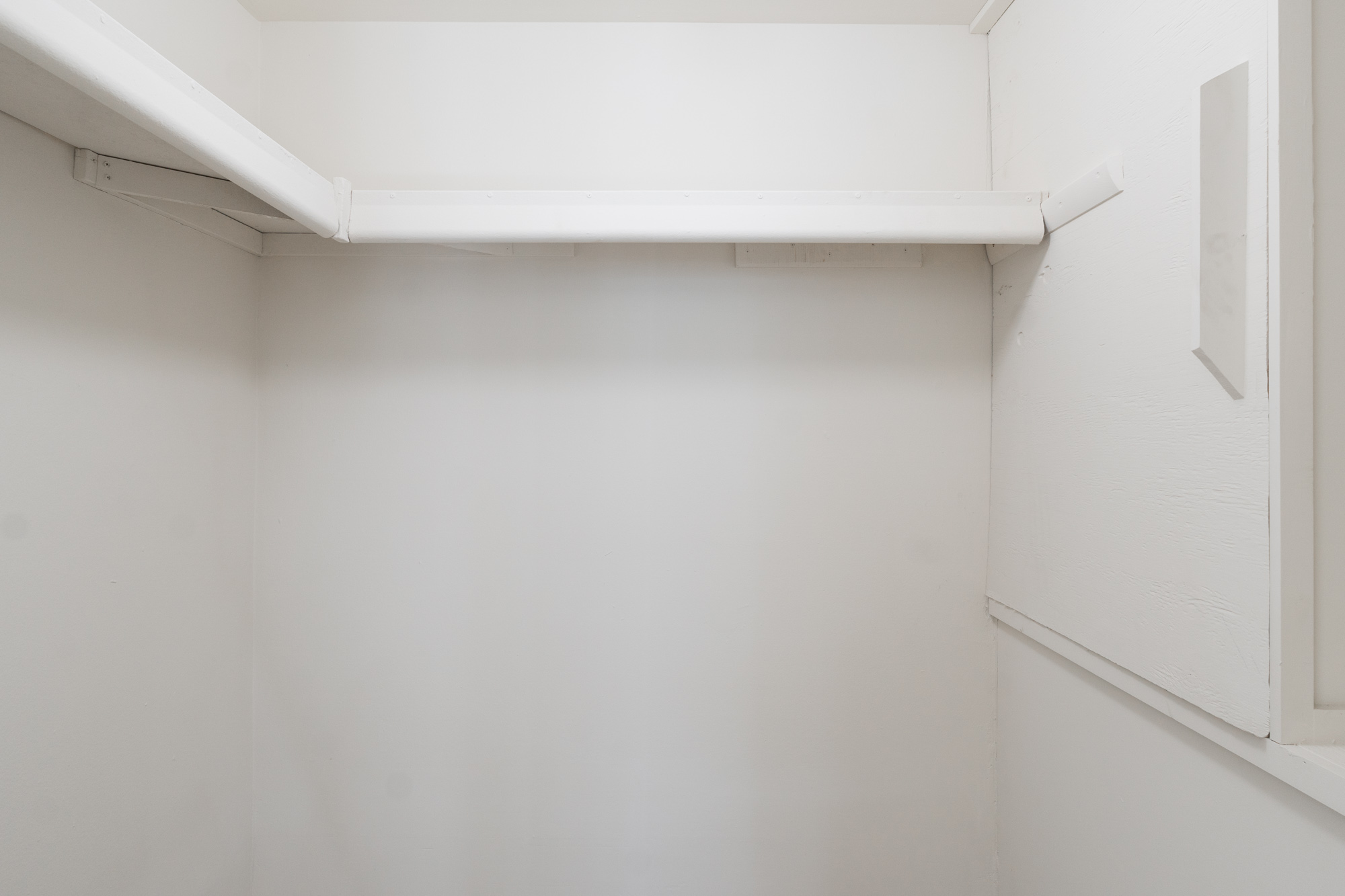 The Poseidon - 2 Bed 2 Bath - Walk-In Closet