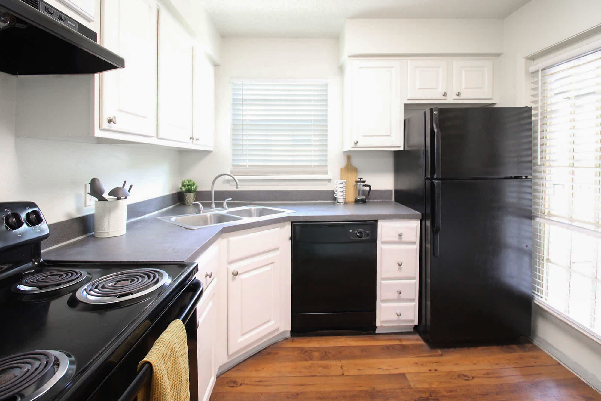 The Anderson - 2 Bed 2 Bath - Kitchen