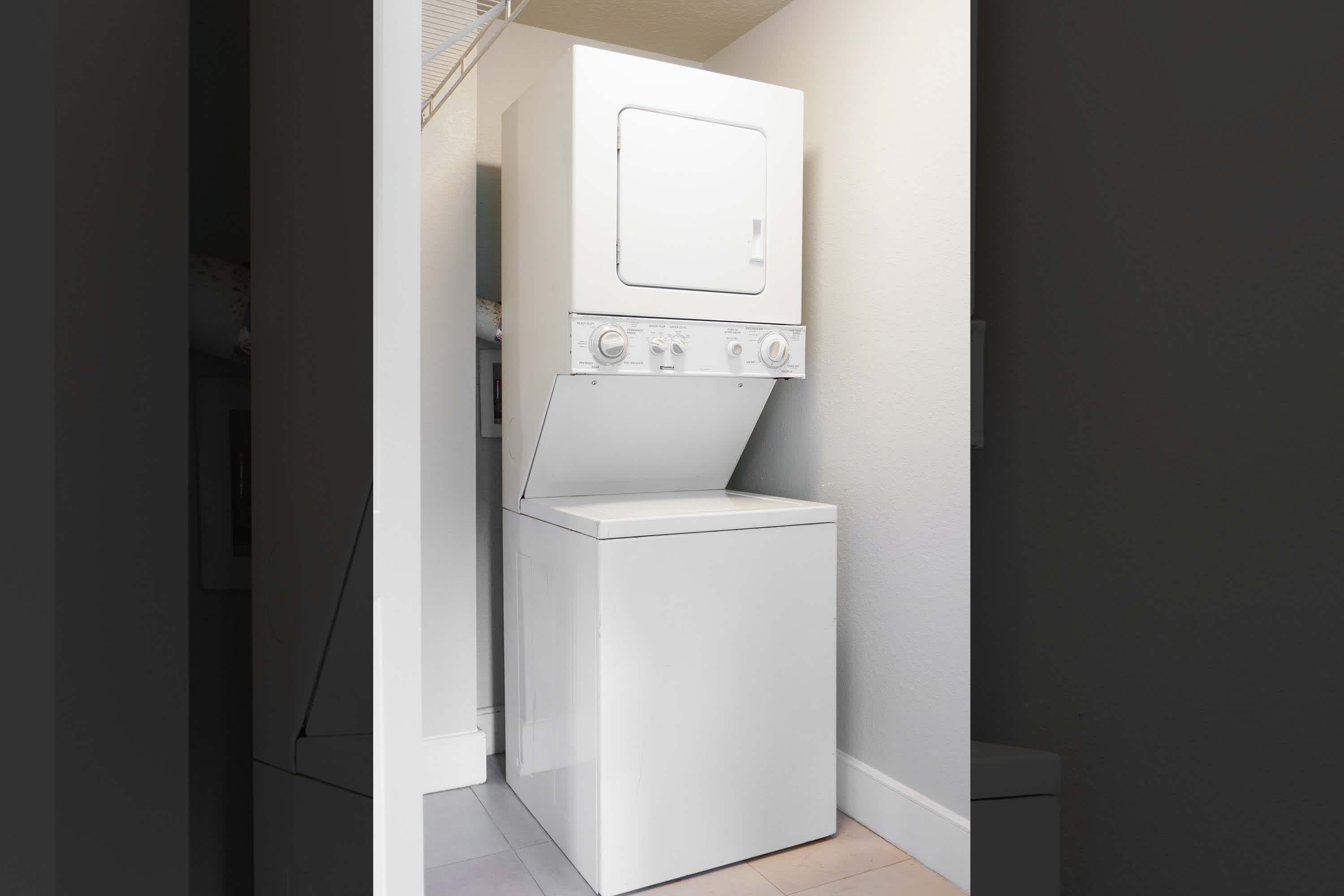 Modern Heritage - 1 Bed 1 Bath - In-unit Washer Dryer